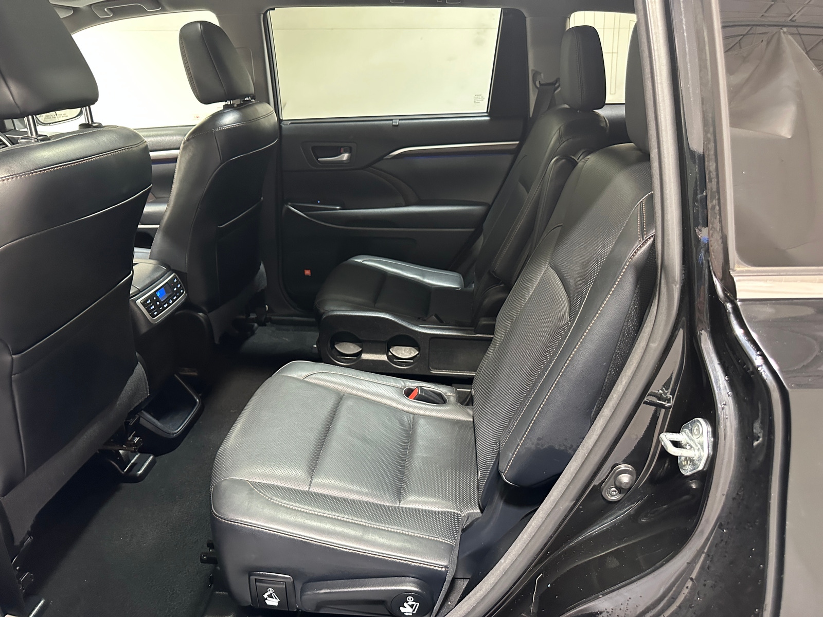 Thumbnail: 2015 Toyota Highlander - 6