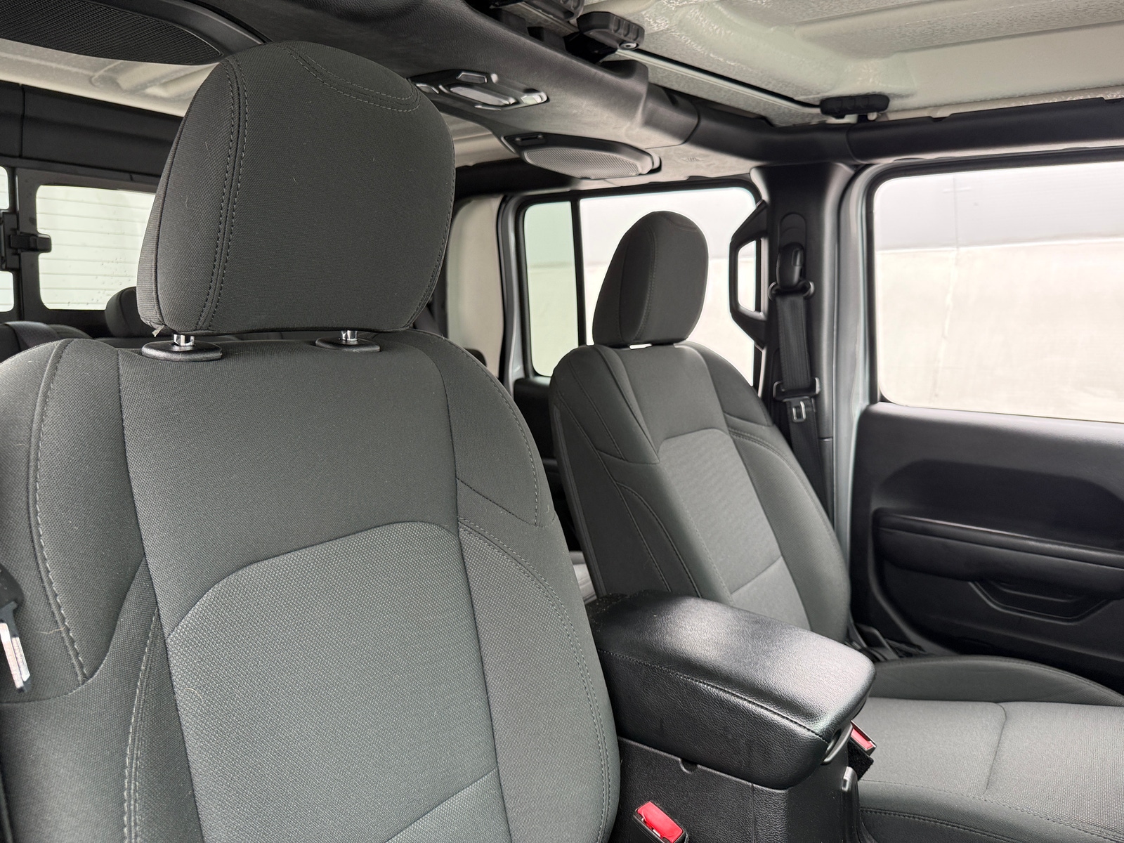 Thumbnail: 2021 Jeep Gladiator - 2