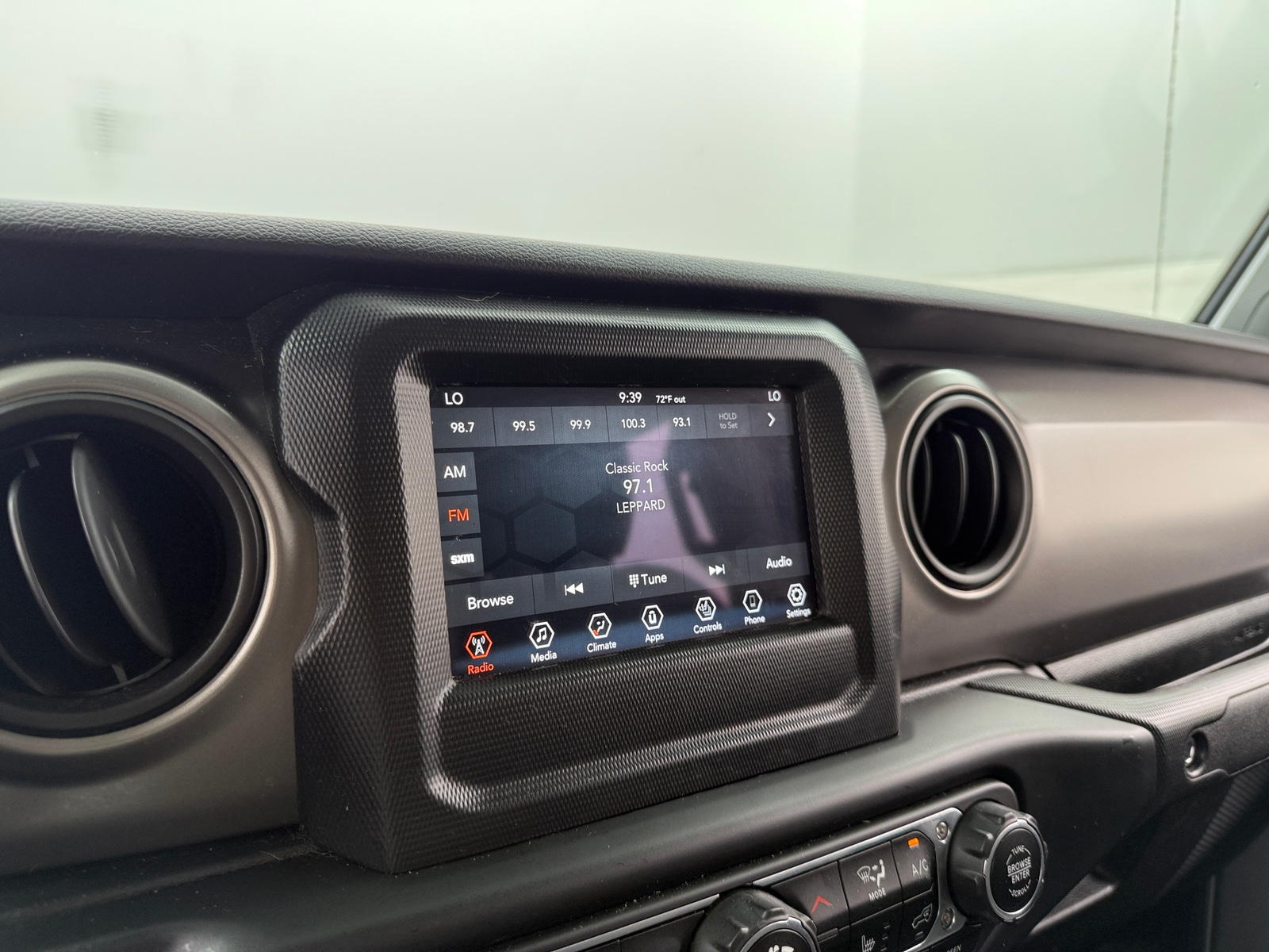 Thumbnail: 2021 Jeep Gladiator - 4