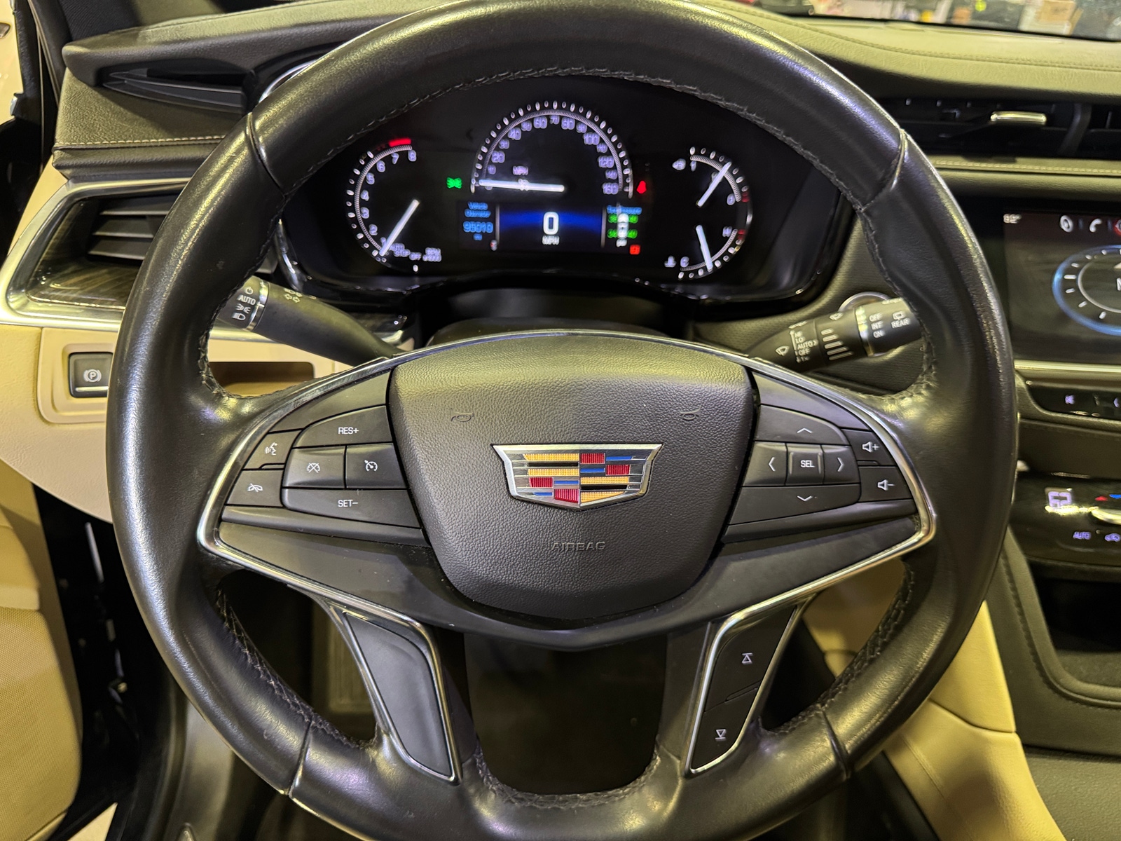 Thumbnail: 2019 Cadillac XT5 - 4