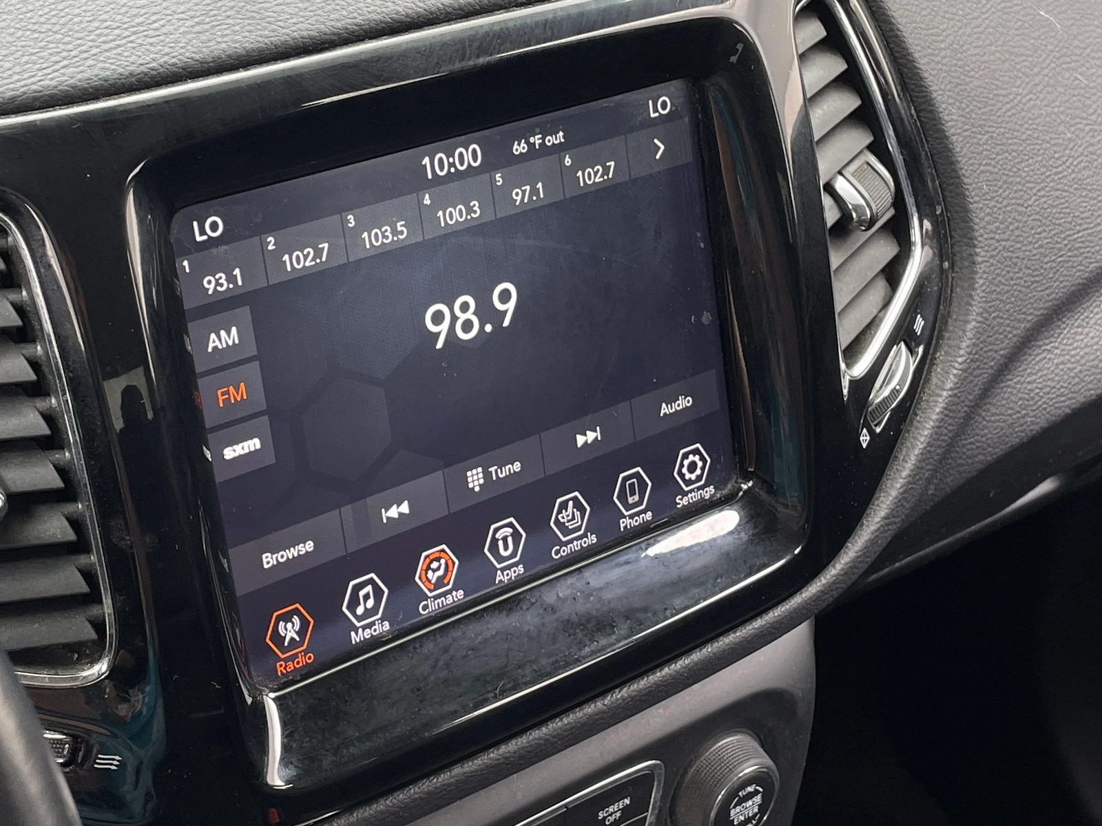 Thumbnail: 2021 Jeep Compass - 3