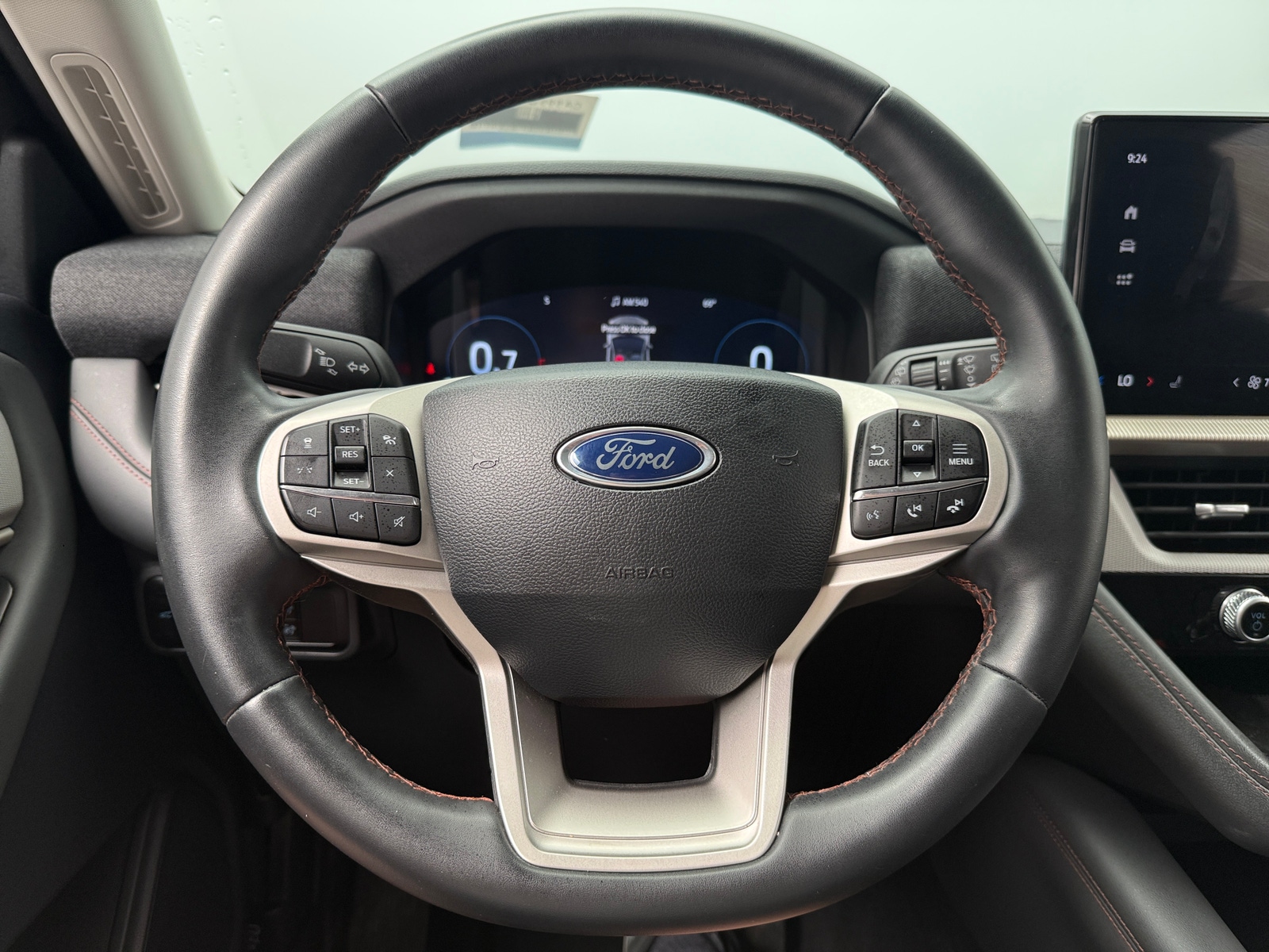Thumbnail: 2025 Ford Explorer - 5