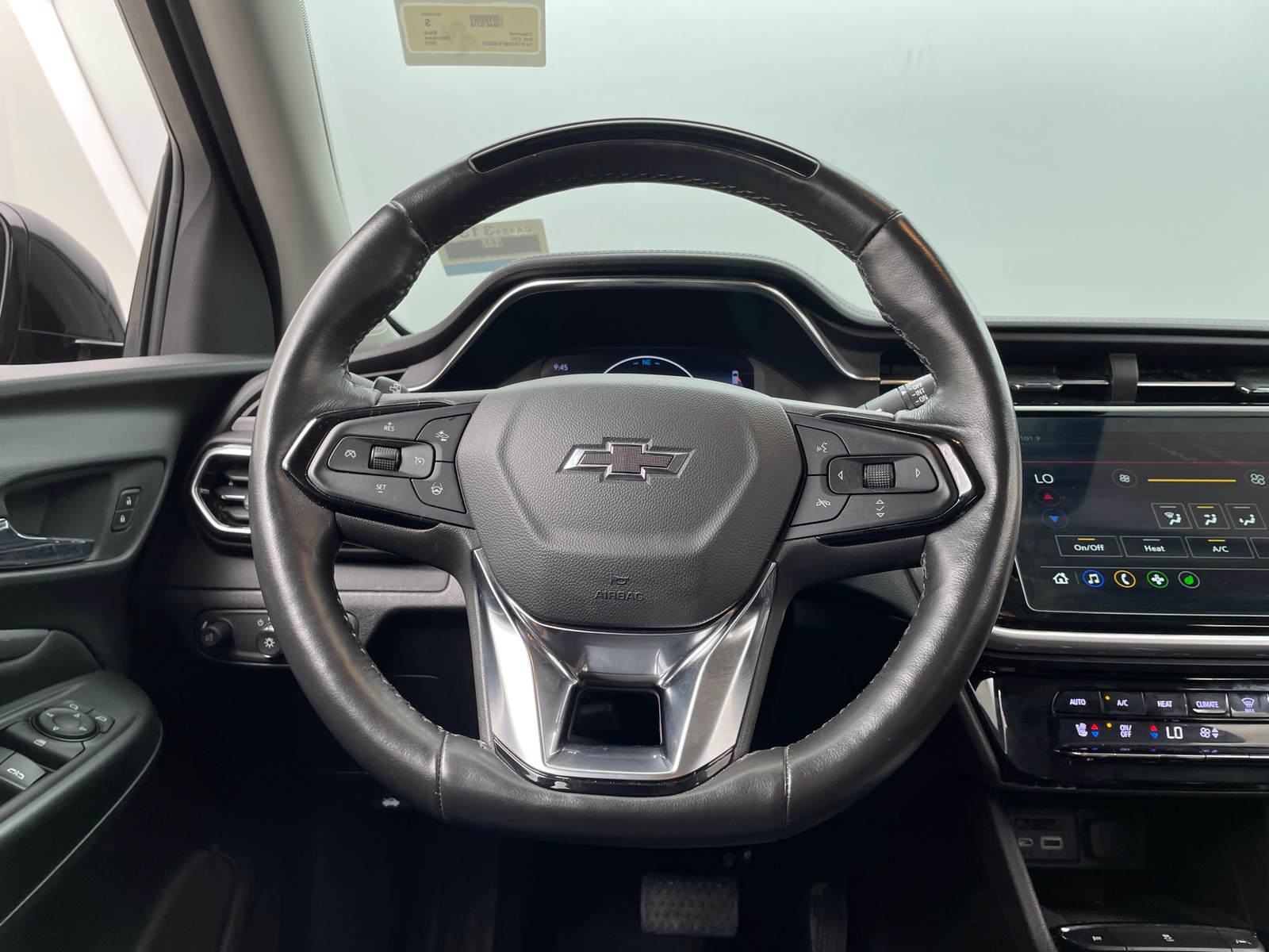 Thumbnail: 2023 Chevrolet Bolt EUV - 4