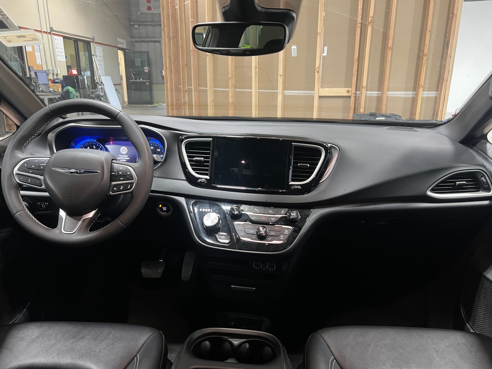 Thumbnail: 2025 Chrysler Pacifica - 2