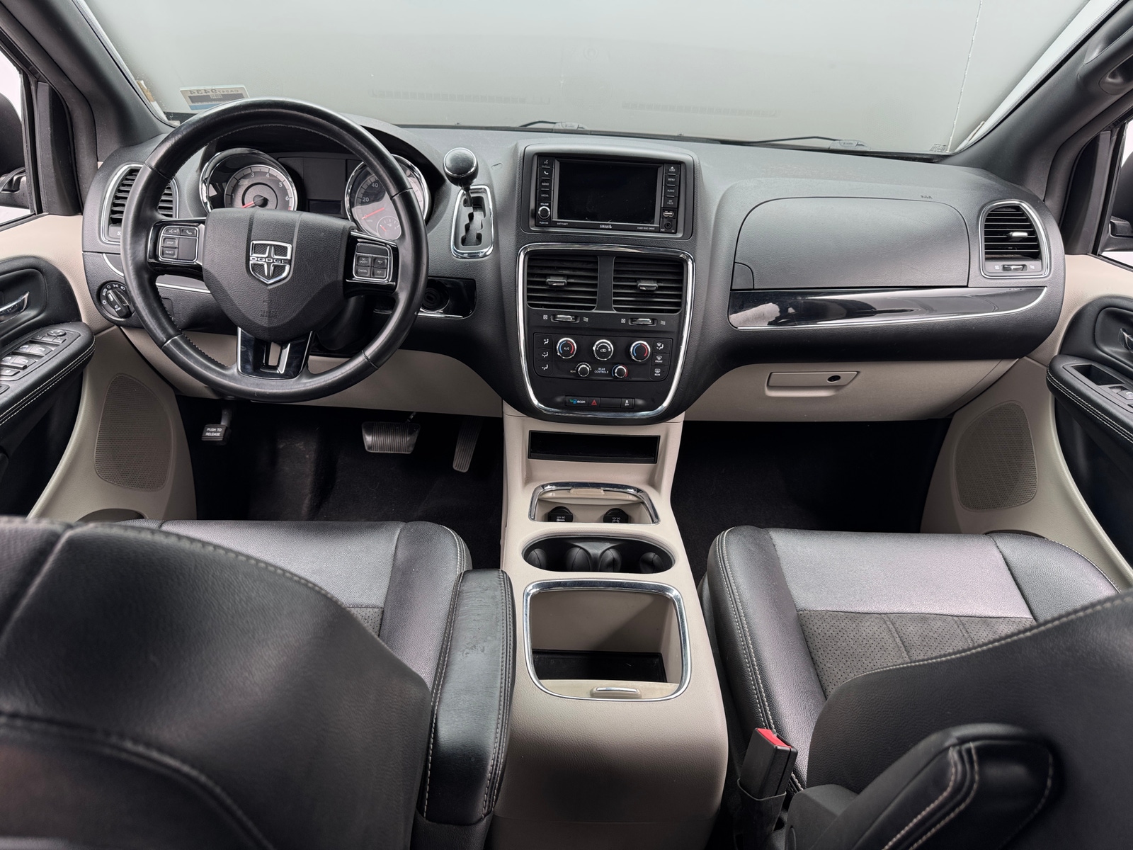 Thumbnail: 2019 Dodge Grand Caravan - 2