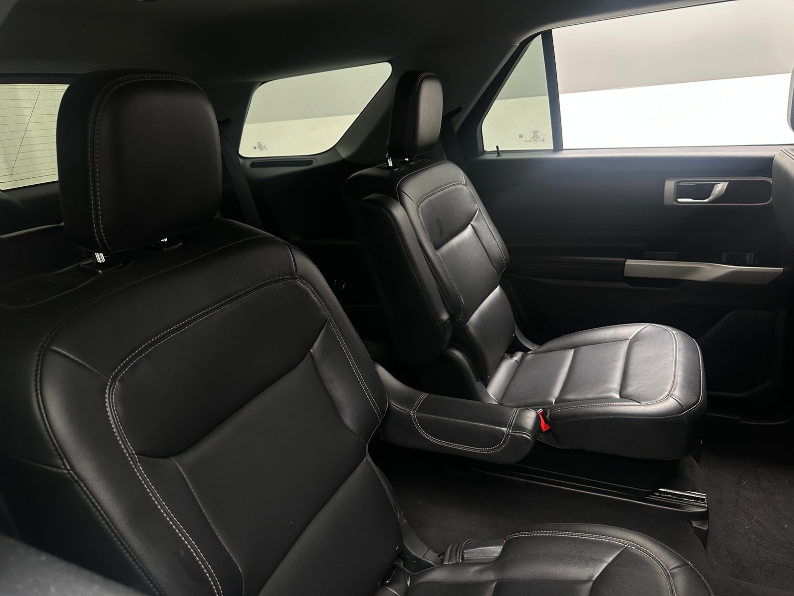 Thumbnail: 2022 Ford Explorer - 5