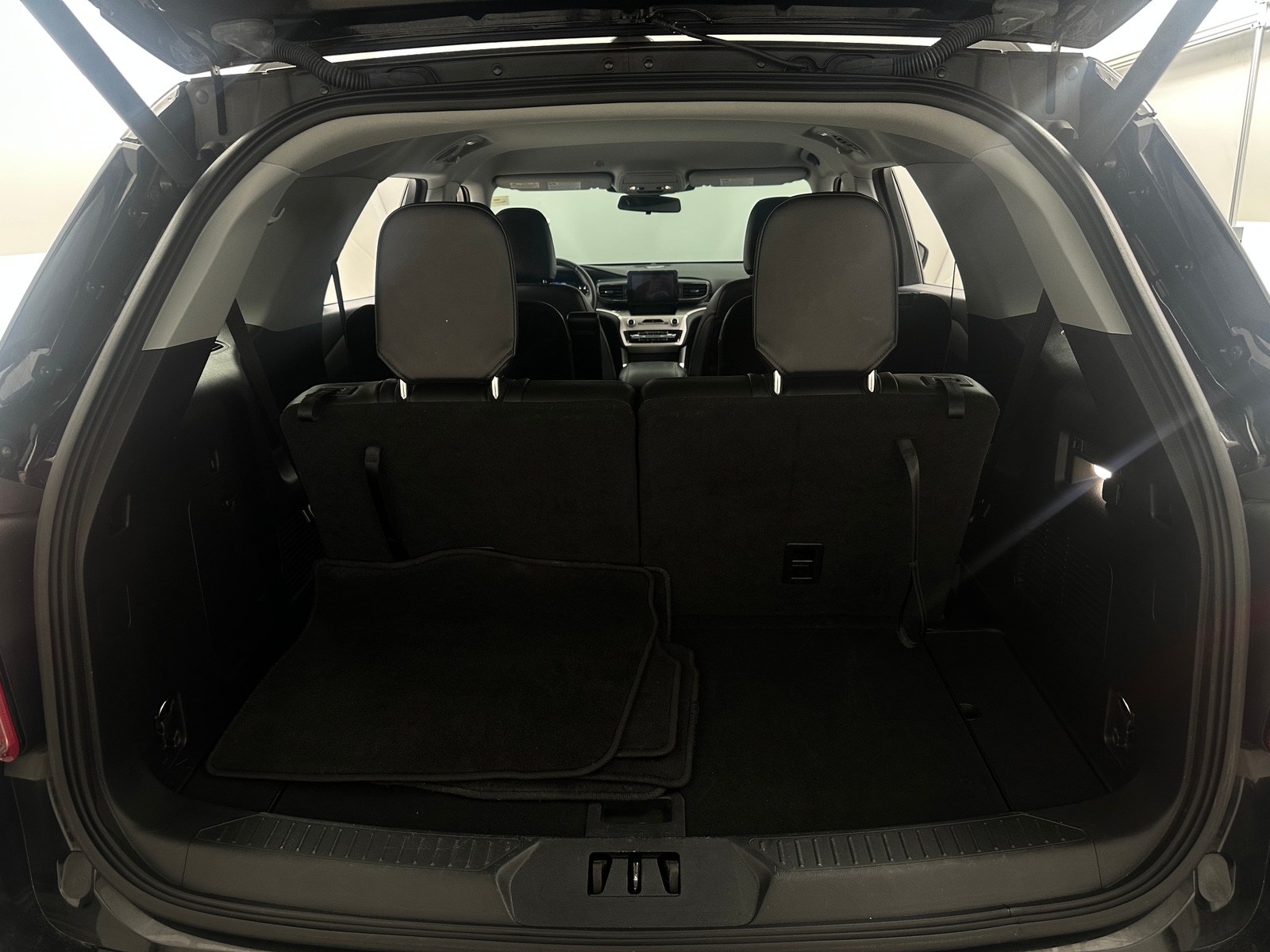 Thumbnail: 2022 Ford Explorer - 6