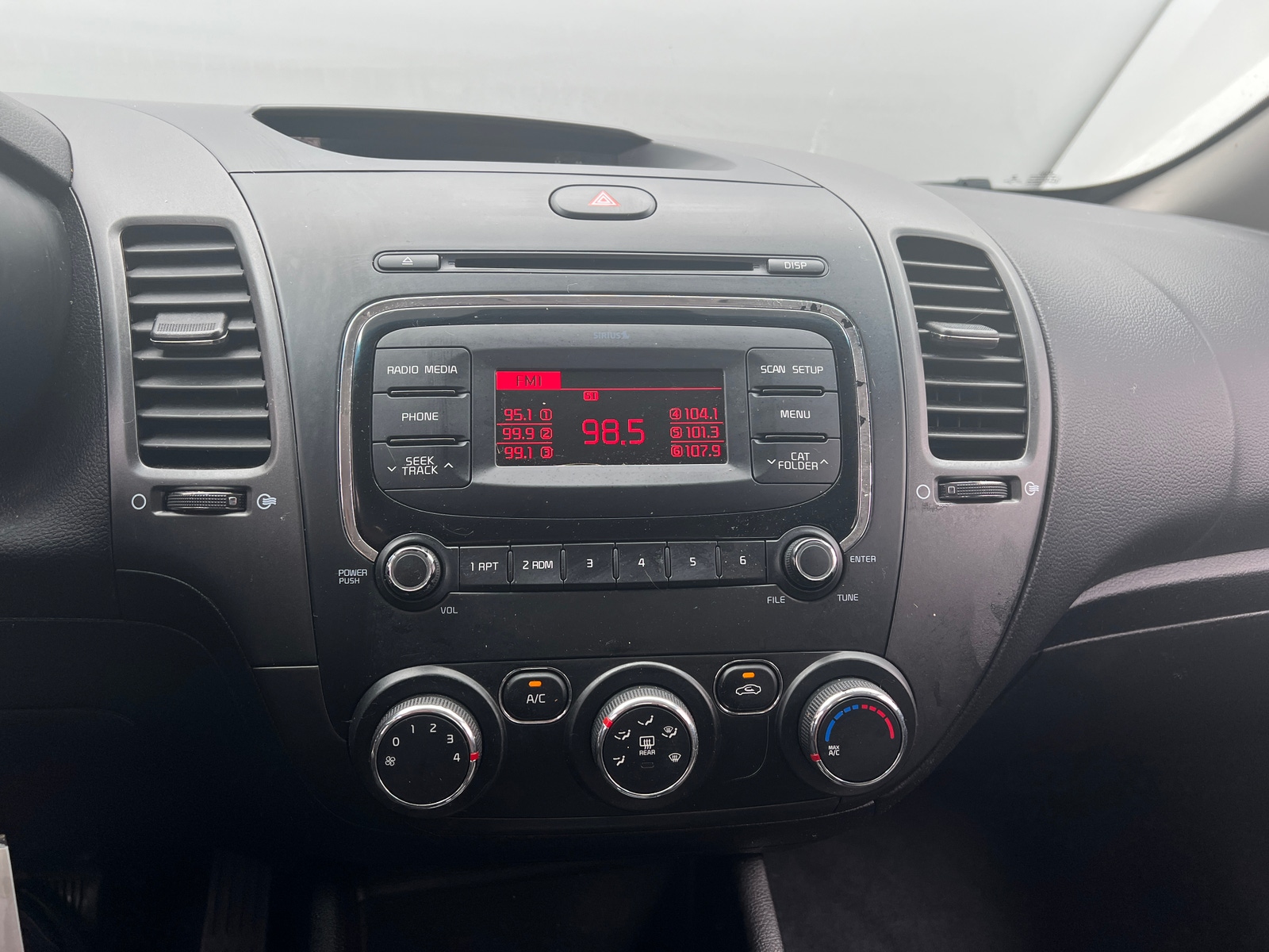 Thumbnail: 2018 Kia Forte - 4