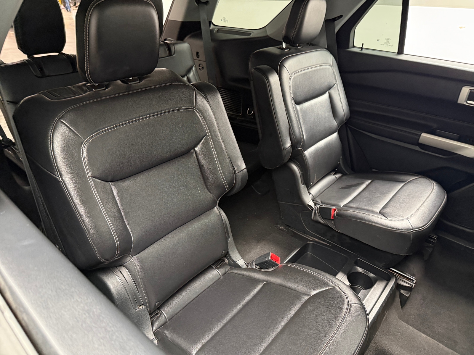 Thumbnail: 2021 Ford Explorer - 6