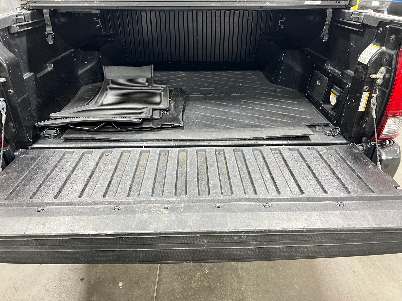 Thumbnail: 2019 Toyota Tacoma - 7