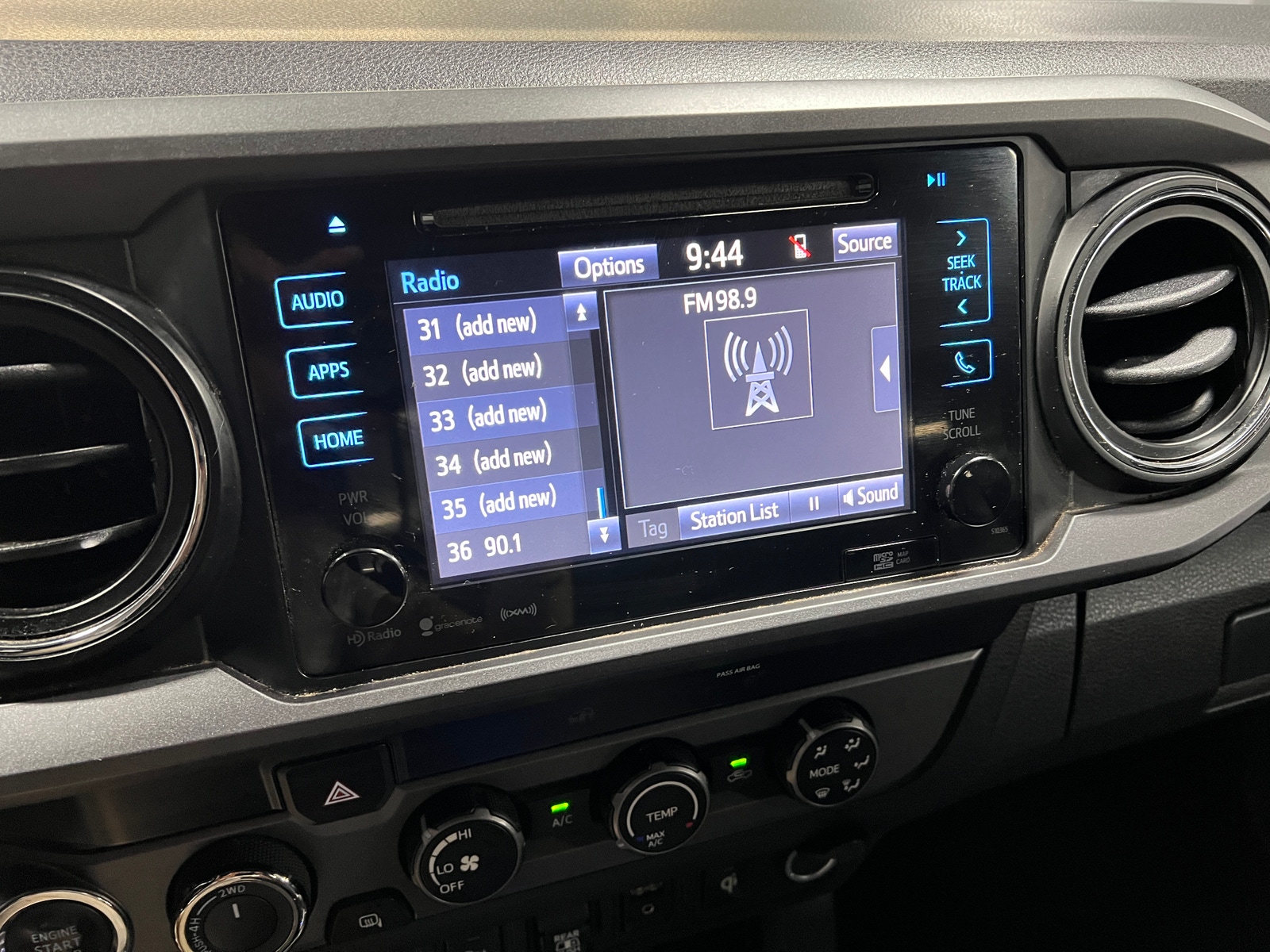 Thumbnail: 2019 Toyota Tacoma - 4