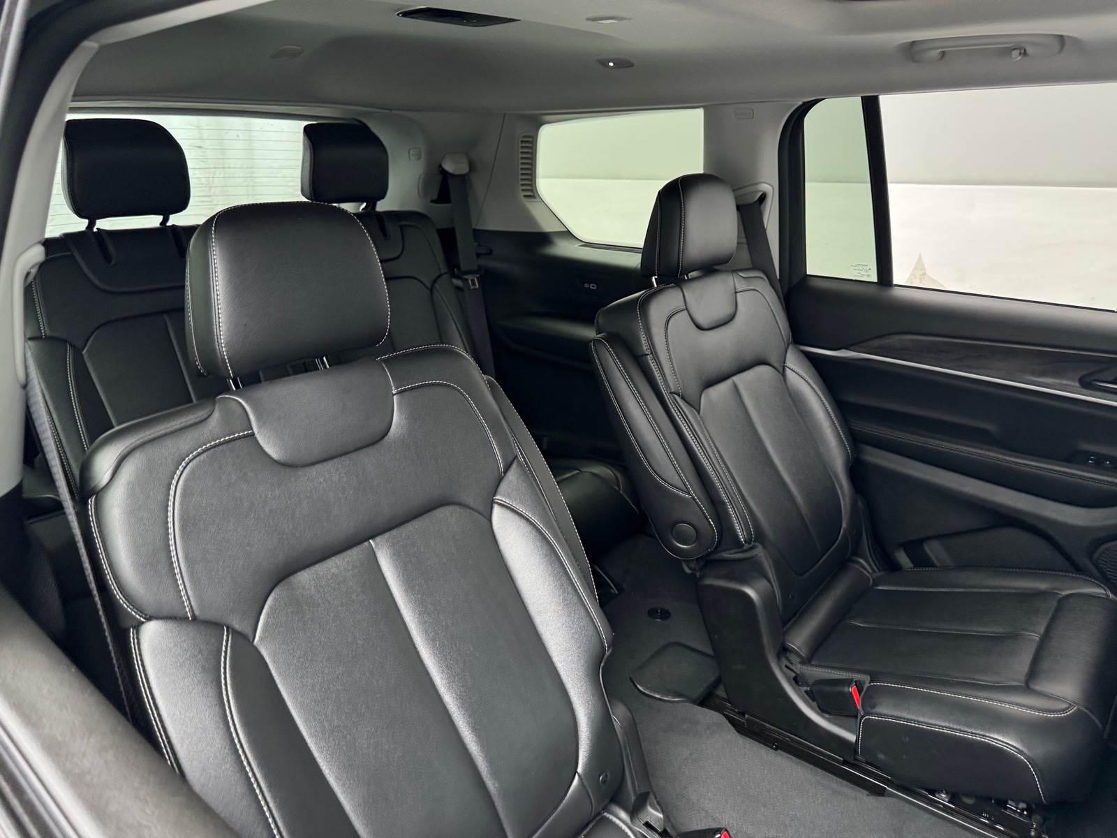 Thumbnail: 2023 Jeep Grand Cherokee L - 5