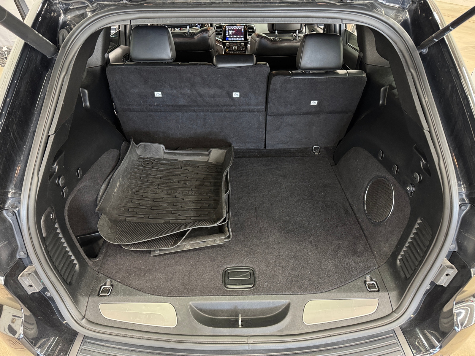 Thumbnail: 2019 Jeep Grand Cherokee - 6