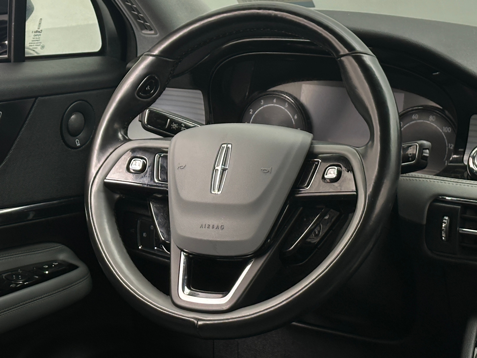 Thumbnail: 2020 Lincoln Corsair - 4