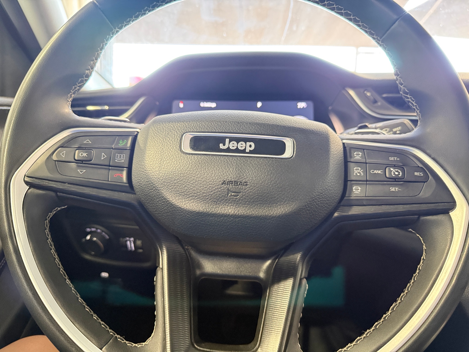 Thumbnail: 2023 Jeep Grand Cherokee L - 5