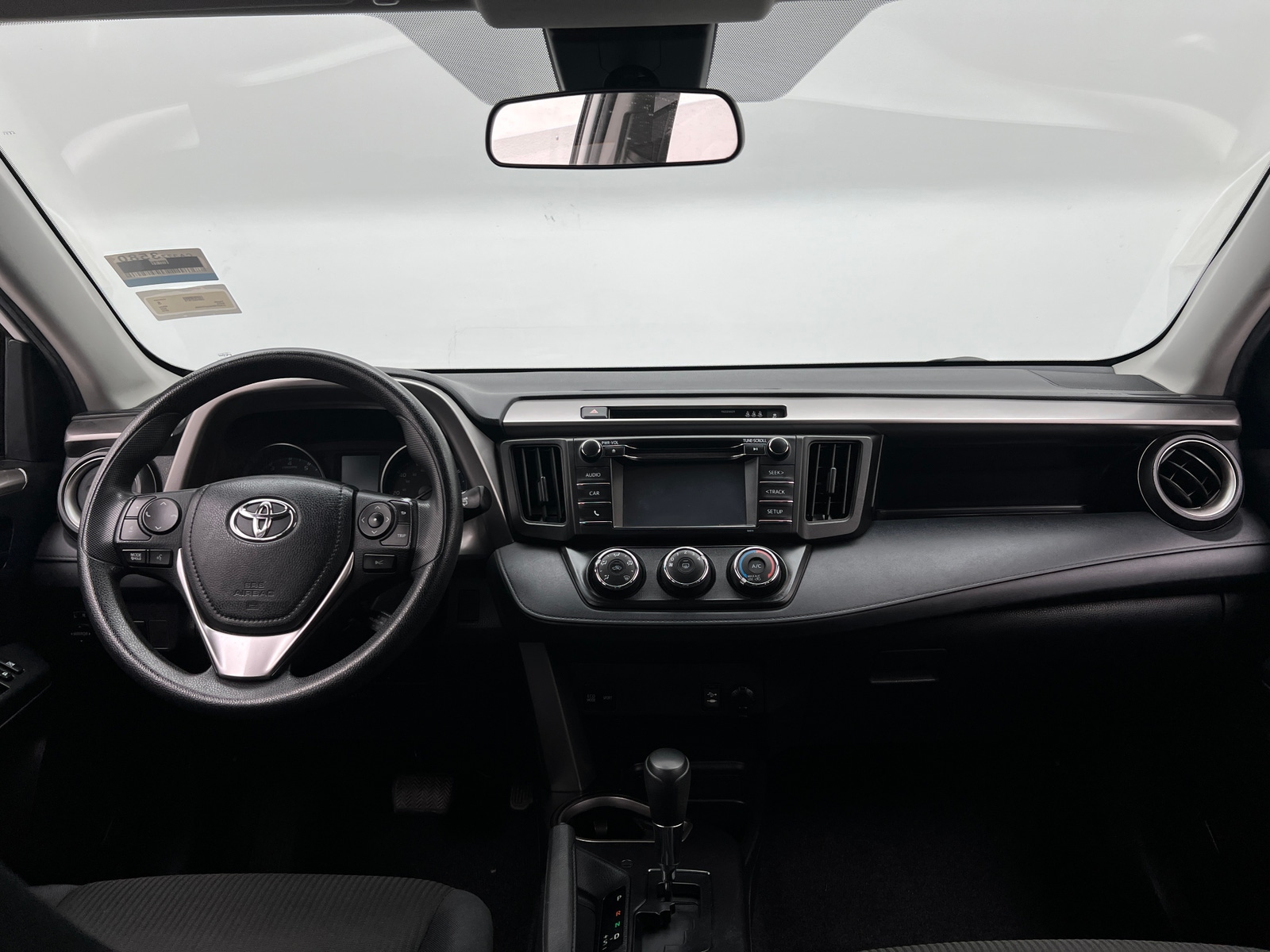 Thumbnail: 2018 Toyota RAV4 - 3