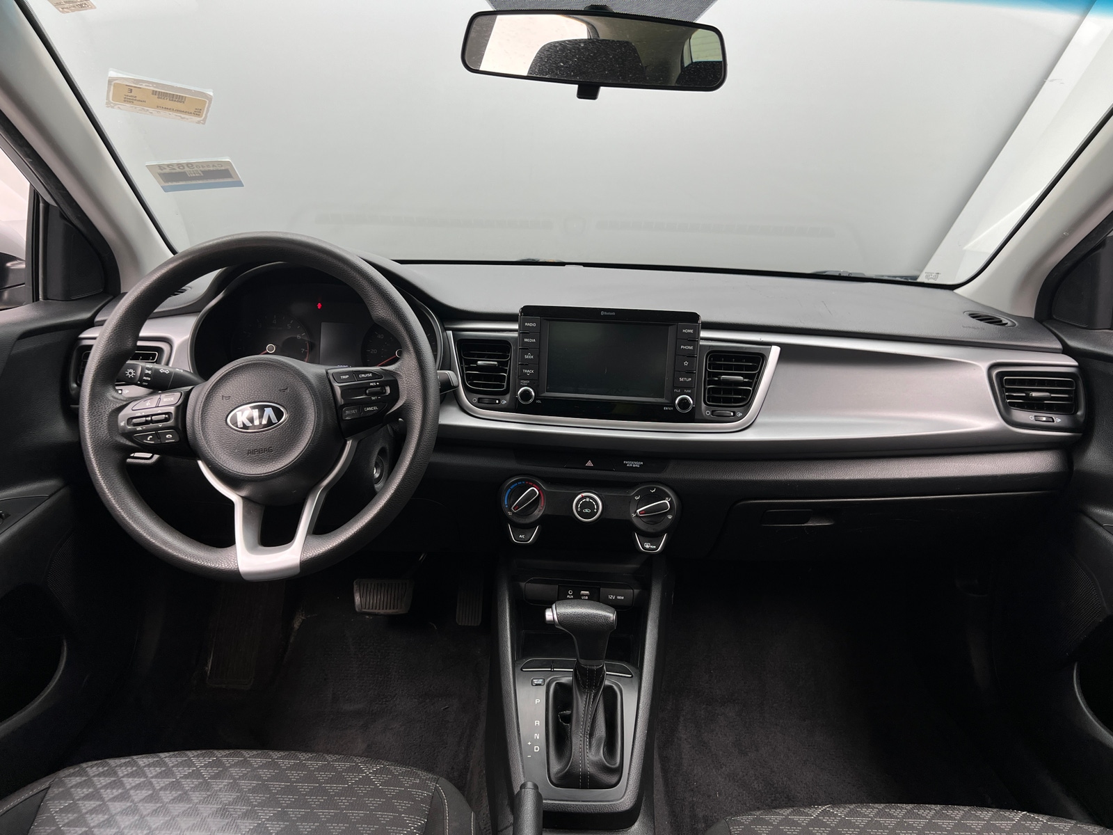 Thumbnail: 2020 Kia Rio - 3