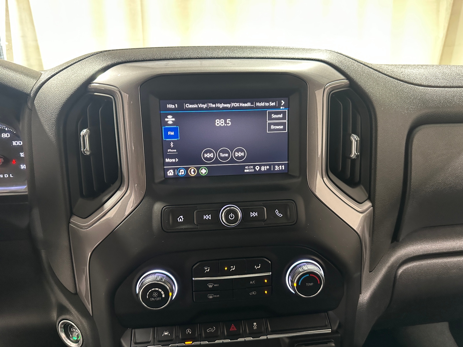 Thumbnail: 2022 Chevrolet Silverado 1500 - 4