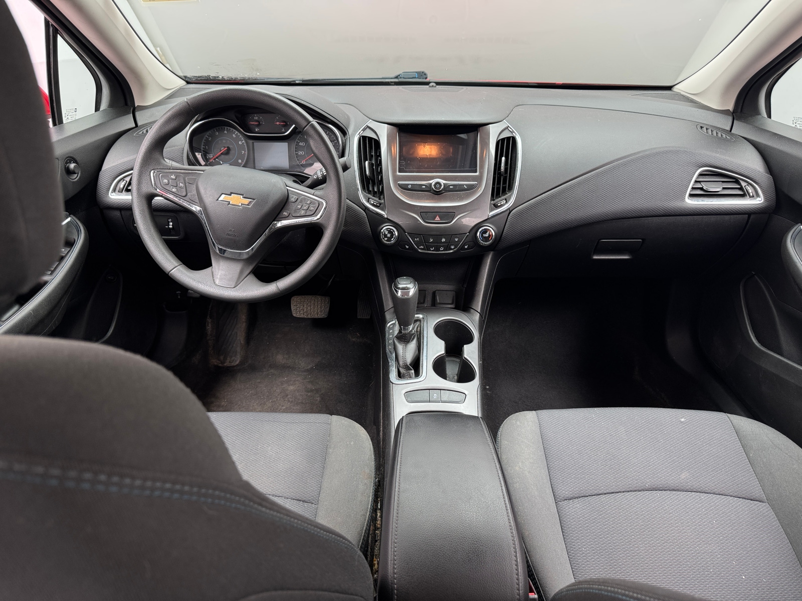 Thumbnail: 2018 Chevrolet Cruze - 3