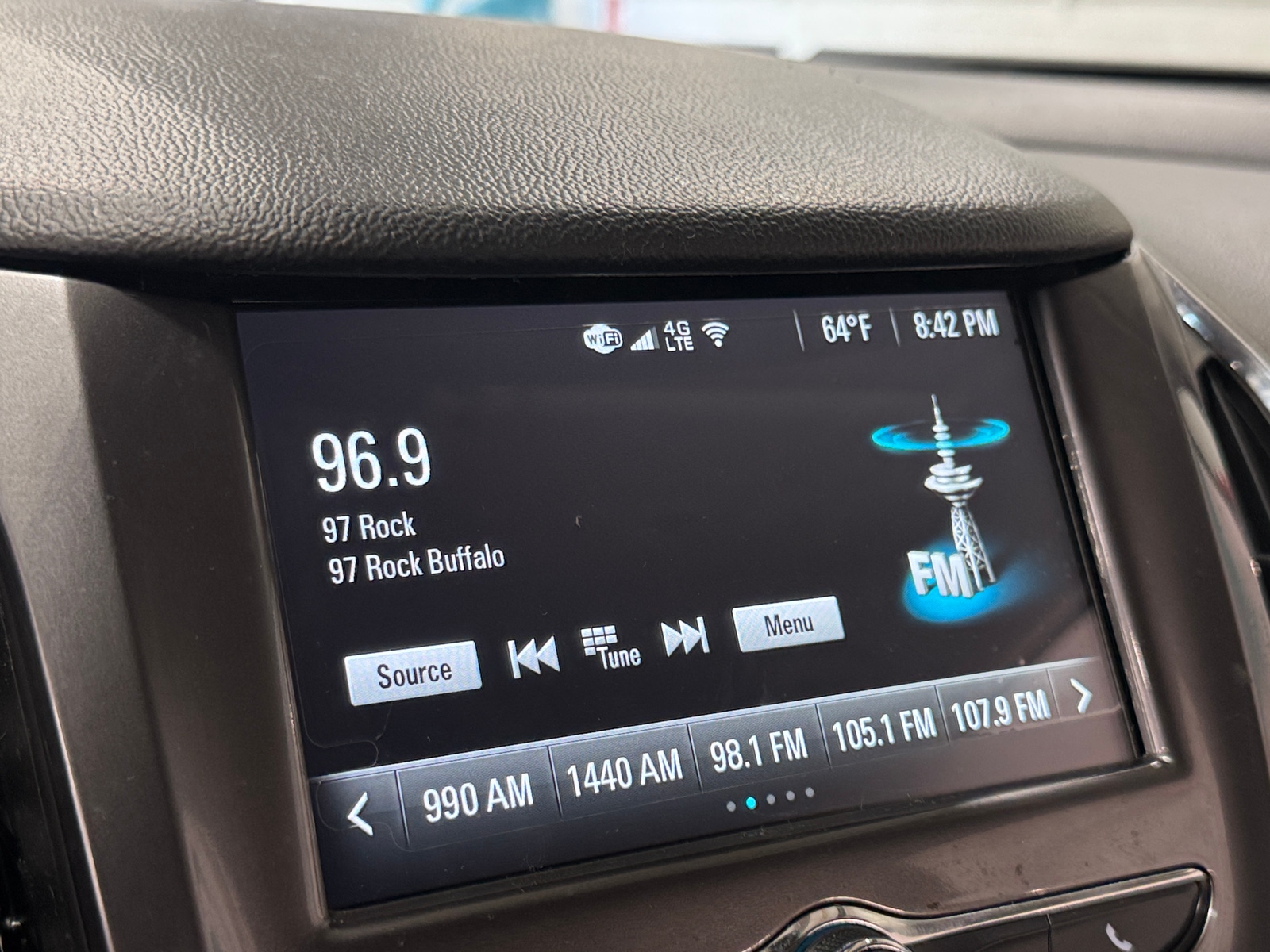 Thumbnail: 2018 Chevrolet Cruze - 4