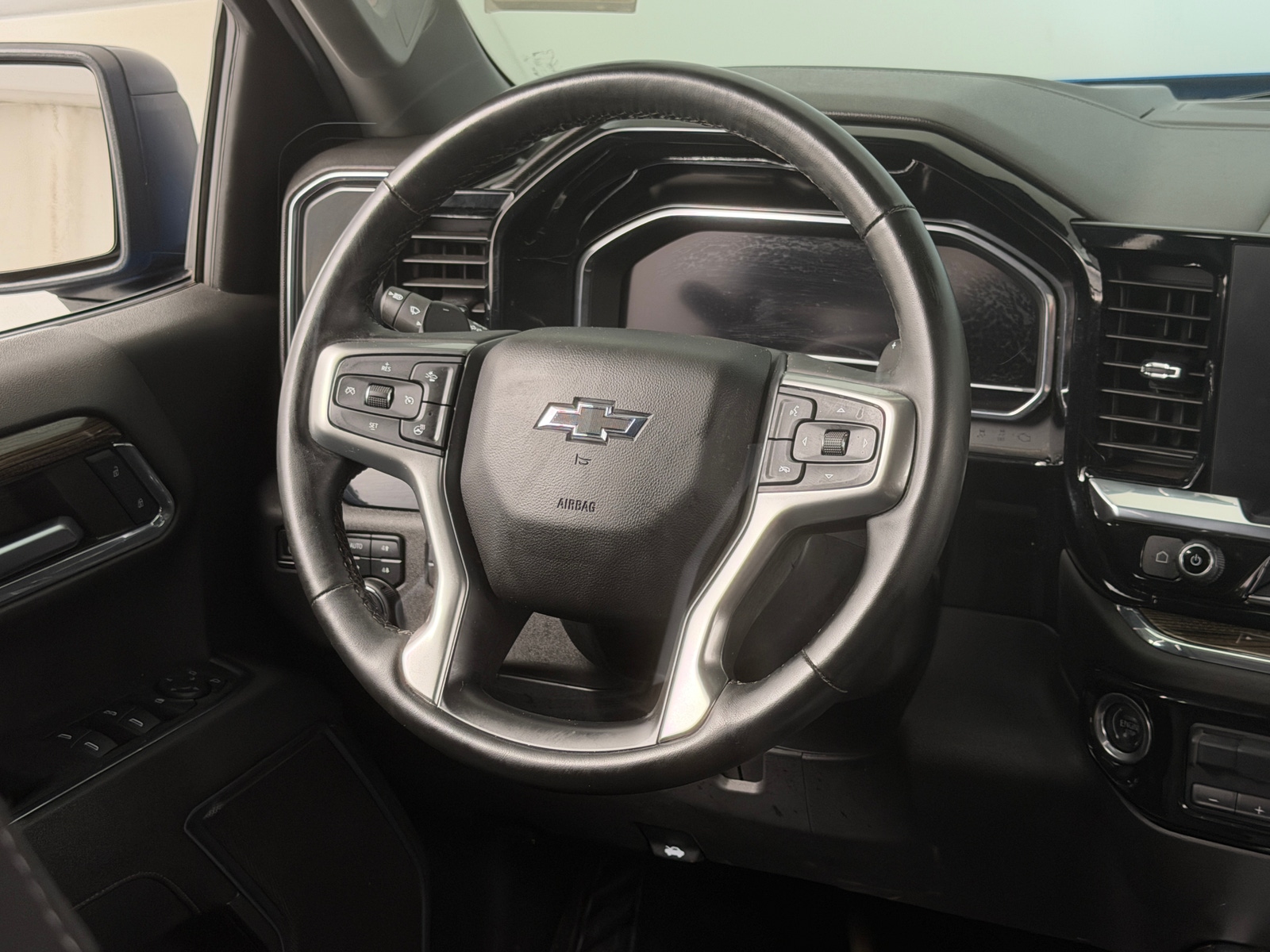 Thumbnail: 2024 Chevrolet Silverado 1500 - 5