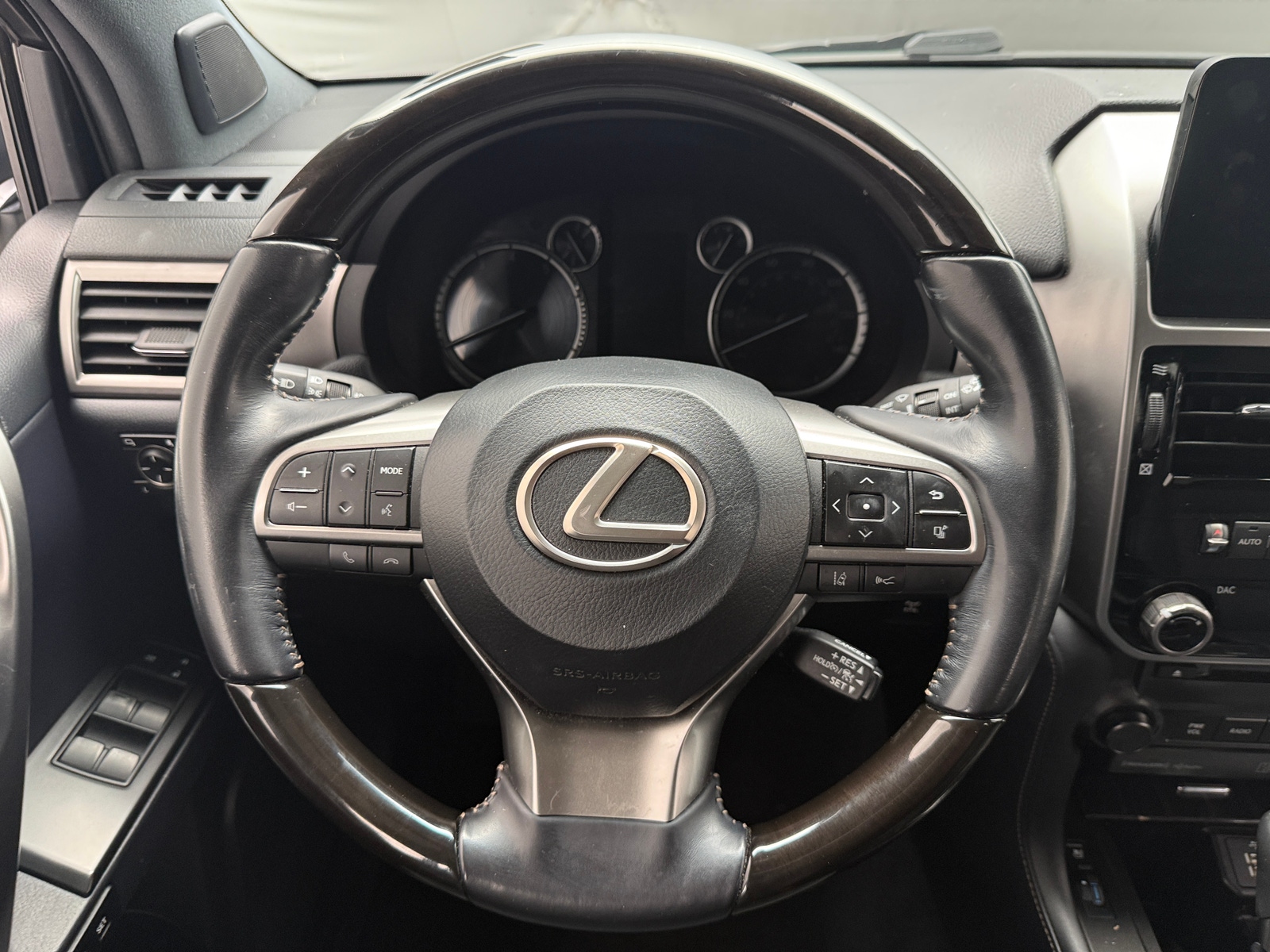 Thumbnail: 2022 Lexus GX - 4