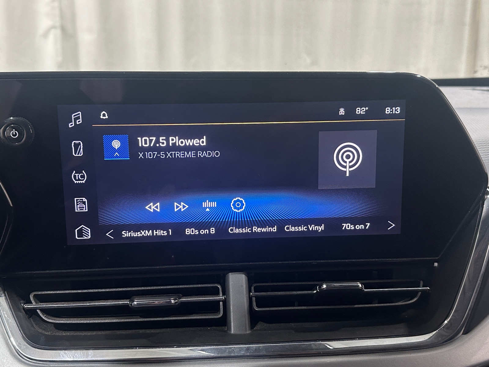 Thumbnail: 2025 Chevrolet Trax - 4