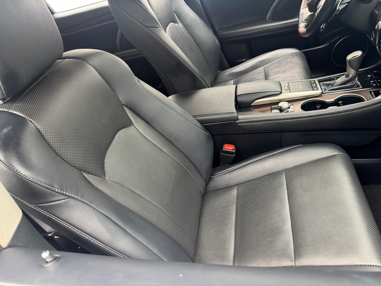 Thumbnail: 2020 Lexus RX - 2