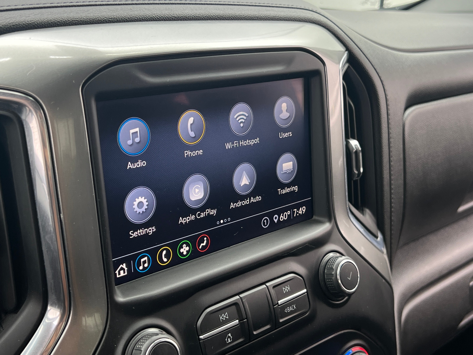 Thumbnail: 2020 Chevrolet Silverado 1500 - 3