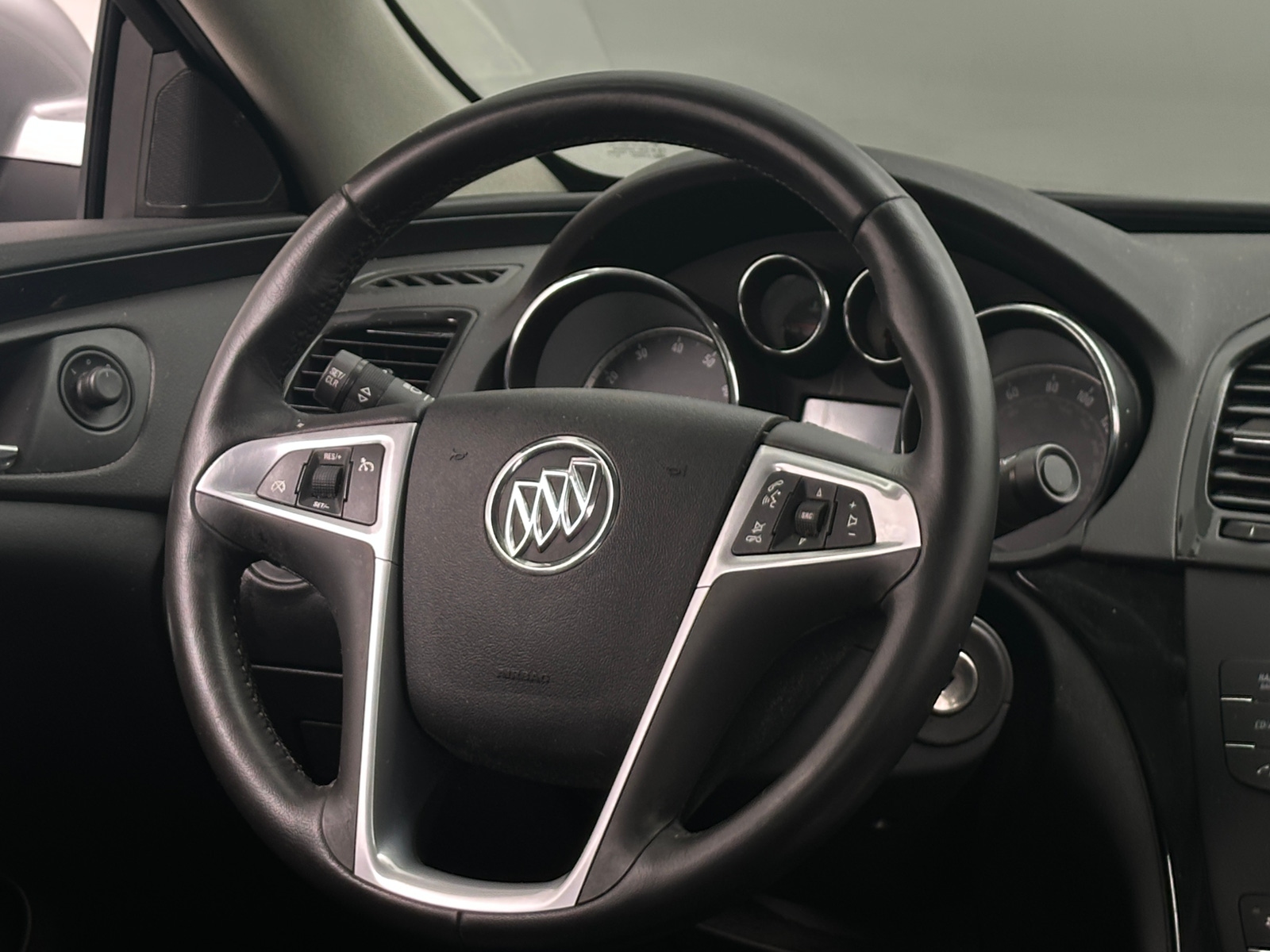 Thumbnail: 2011 Buick Regal - 4