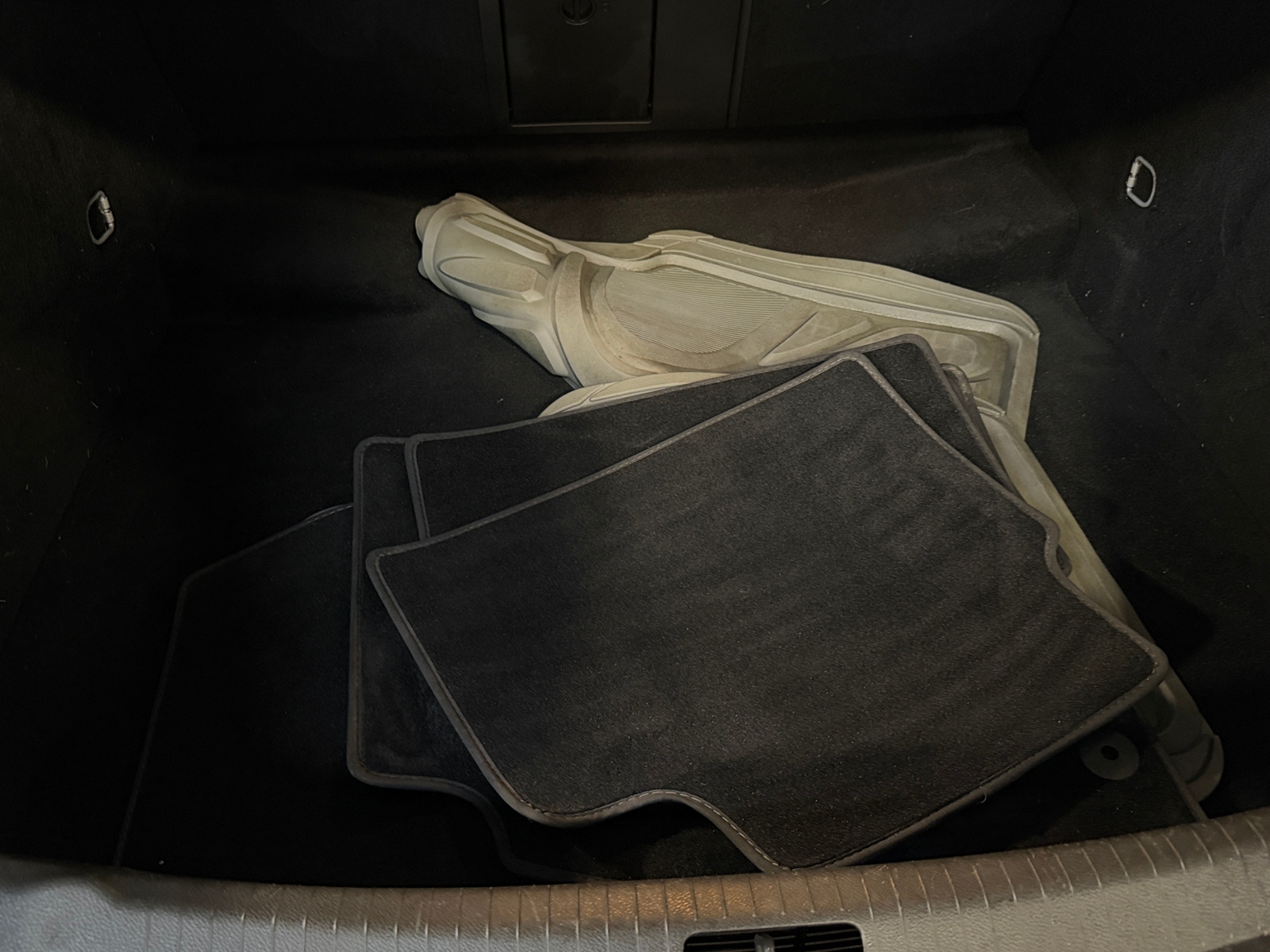 Thumbnail: 2011 Buick Regal - 6
