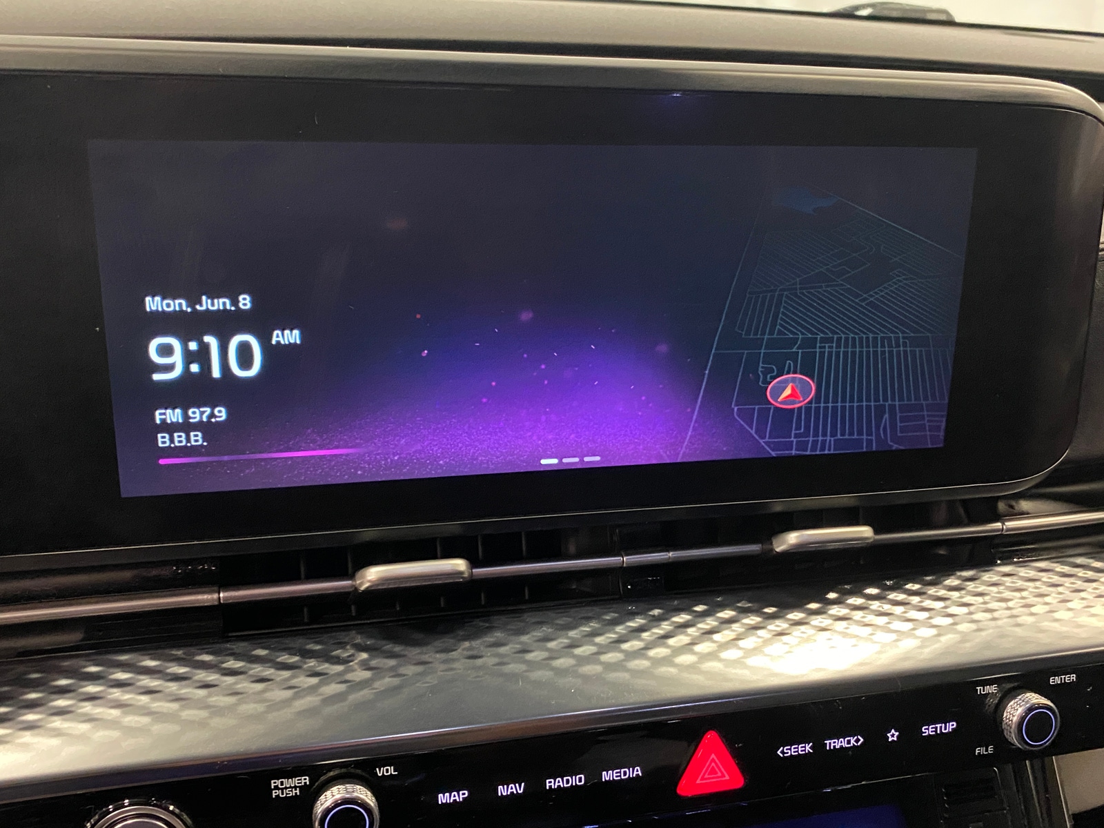 Thumbnail: 2022 Kia Carnival - 3