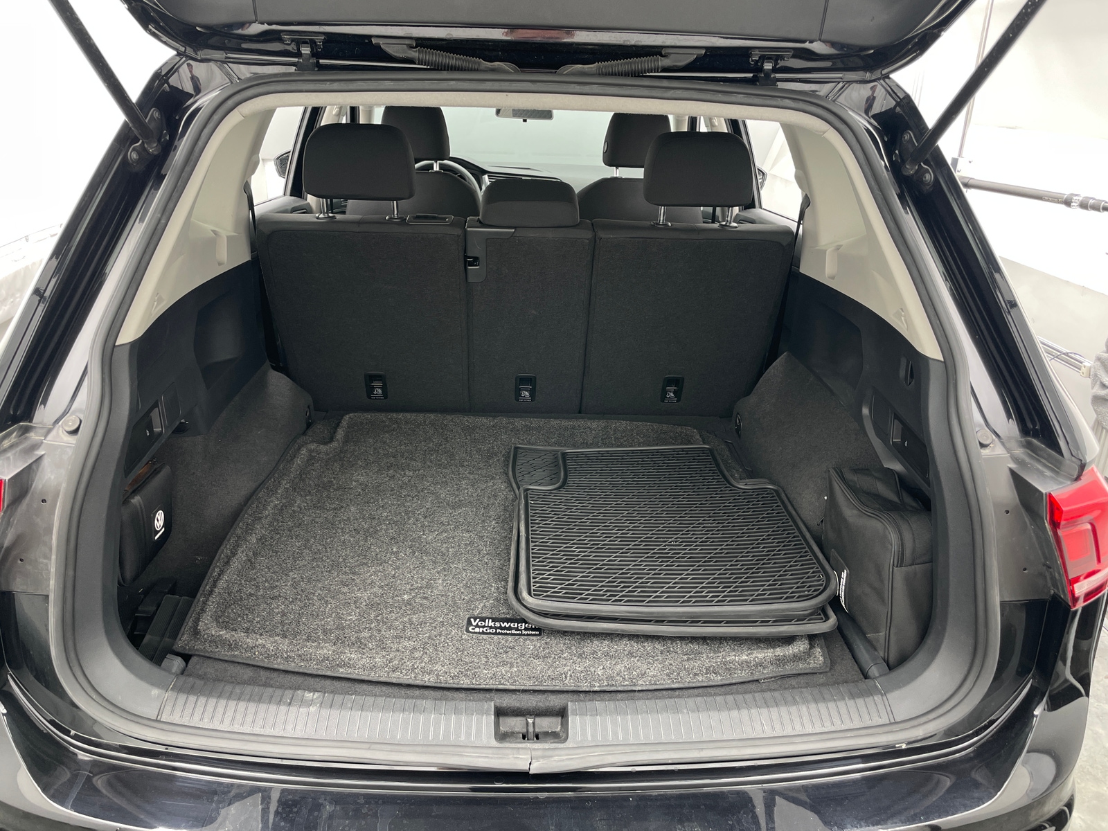 Thumbnail: 2021 Volkswagen Tiguan - 7