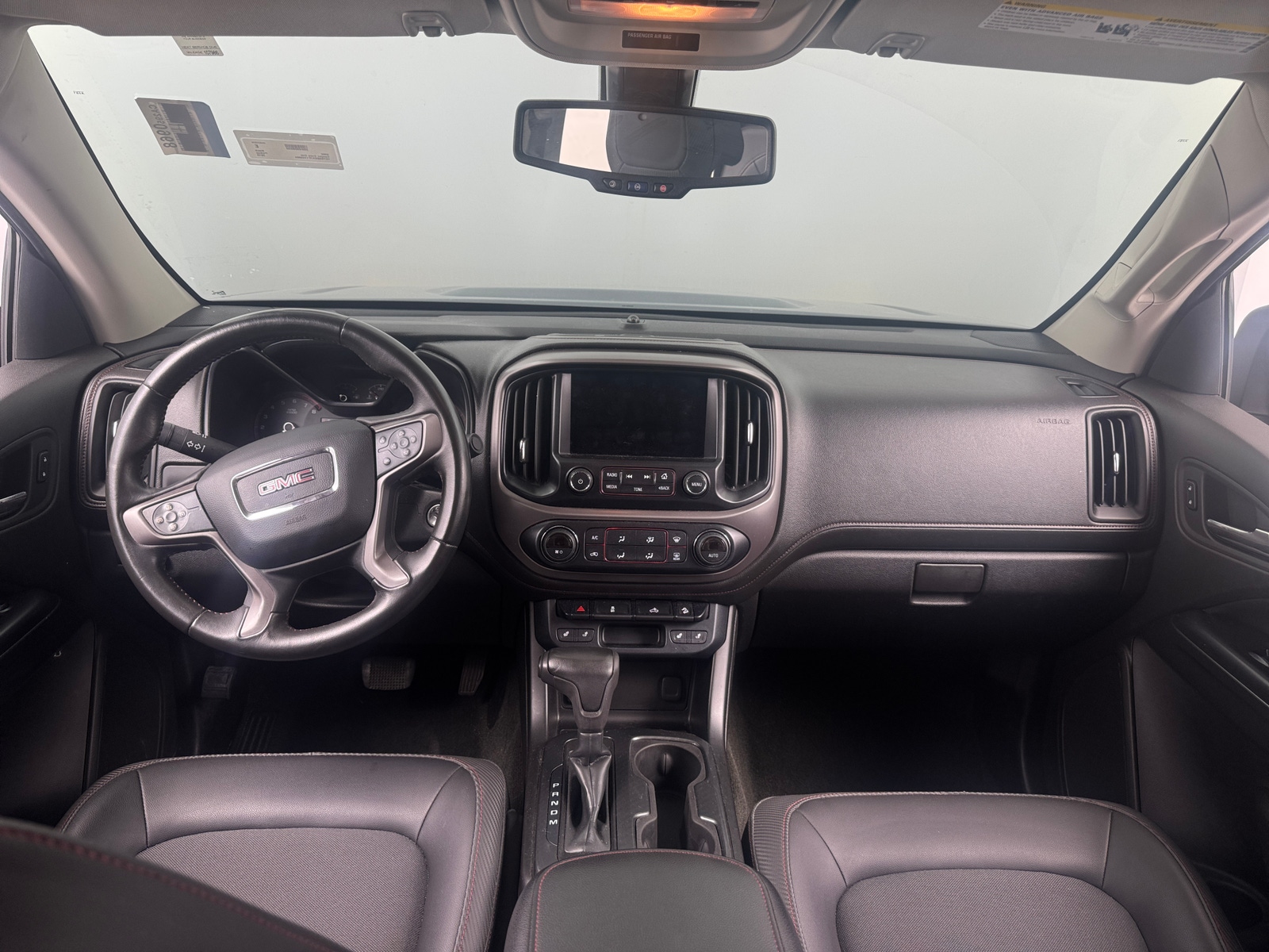 Thumbnail: 2015 GMC Canyon - 3