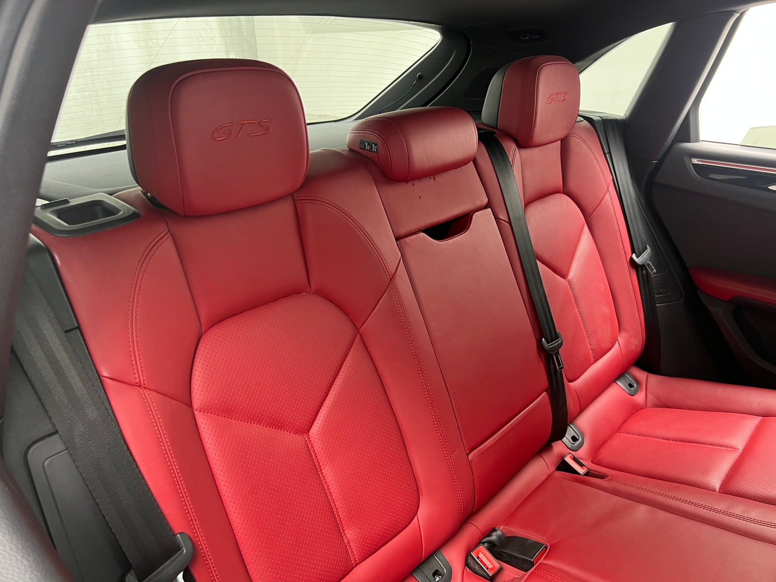 Thumbnail: 2017 Porsche Macan - 6