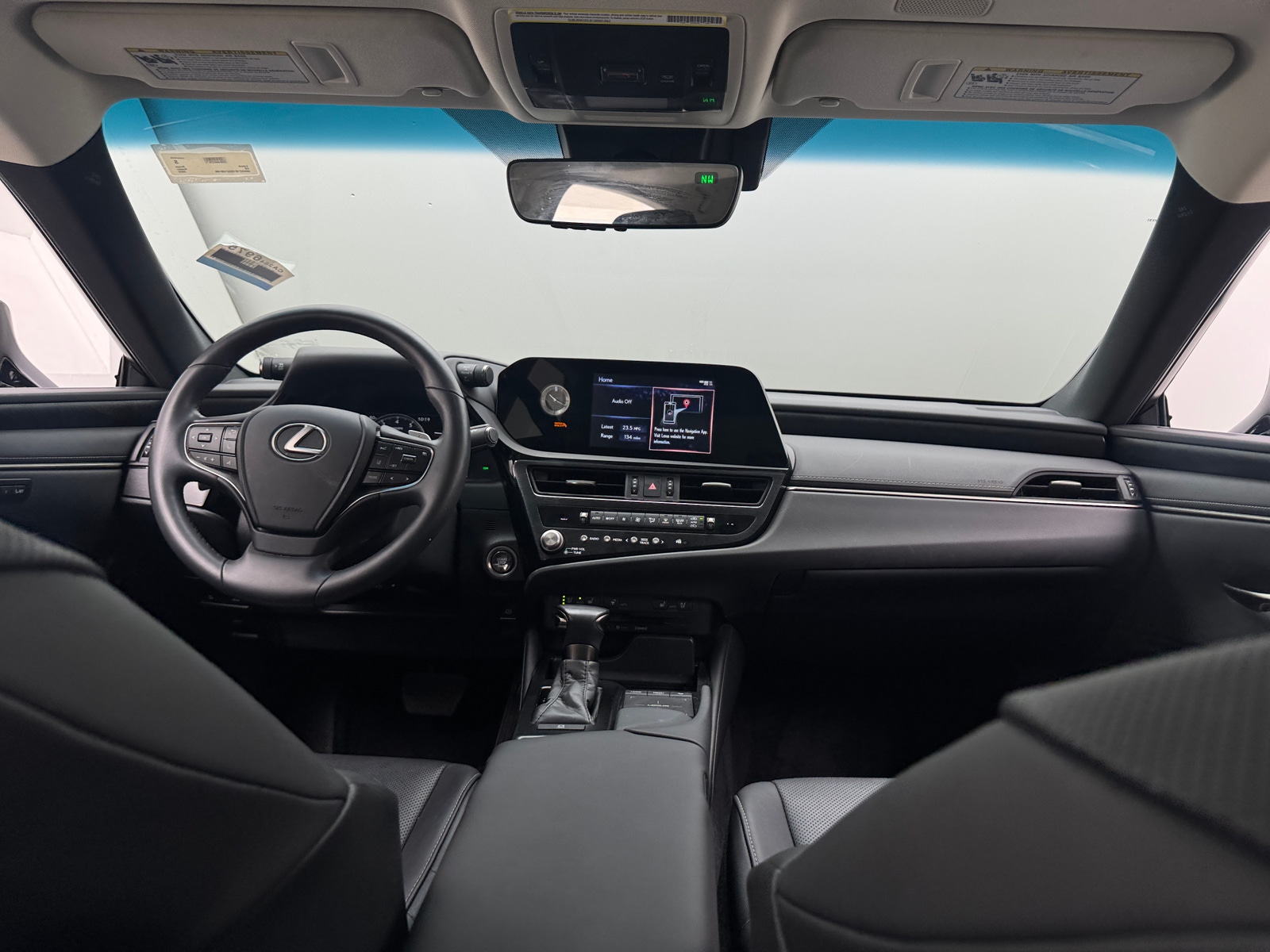 Thumbnail: 2022 Lexus ES - 2