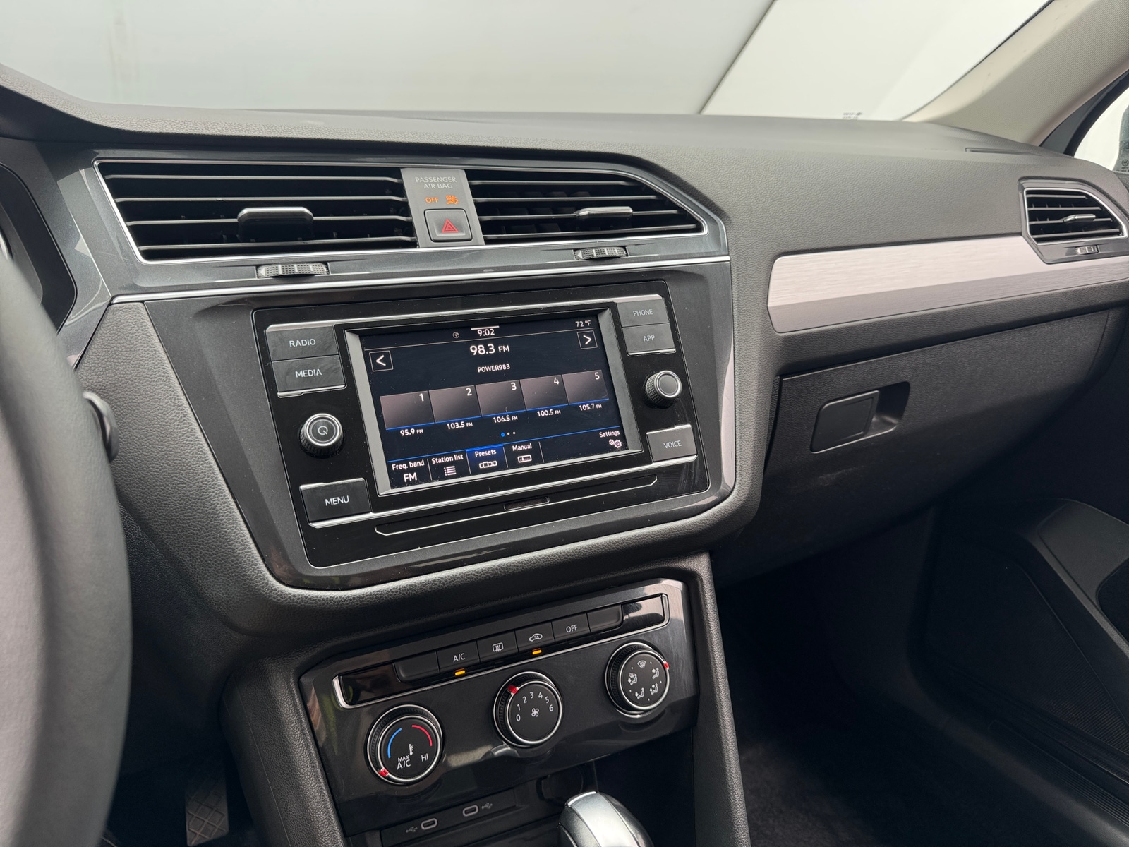 Thumbnail: 2021 Volkswagen Tiguan - 4
