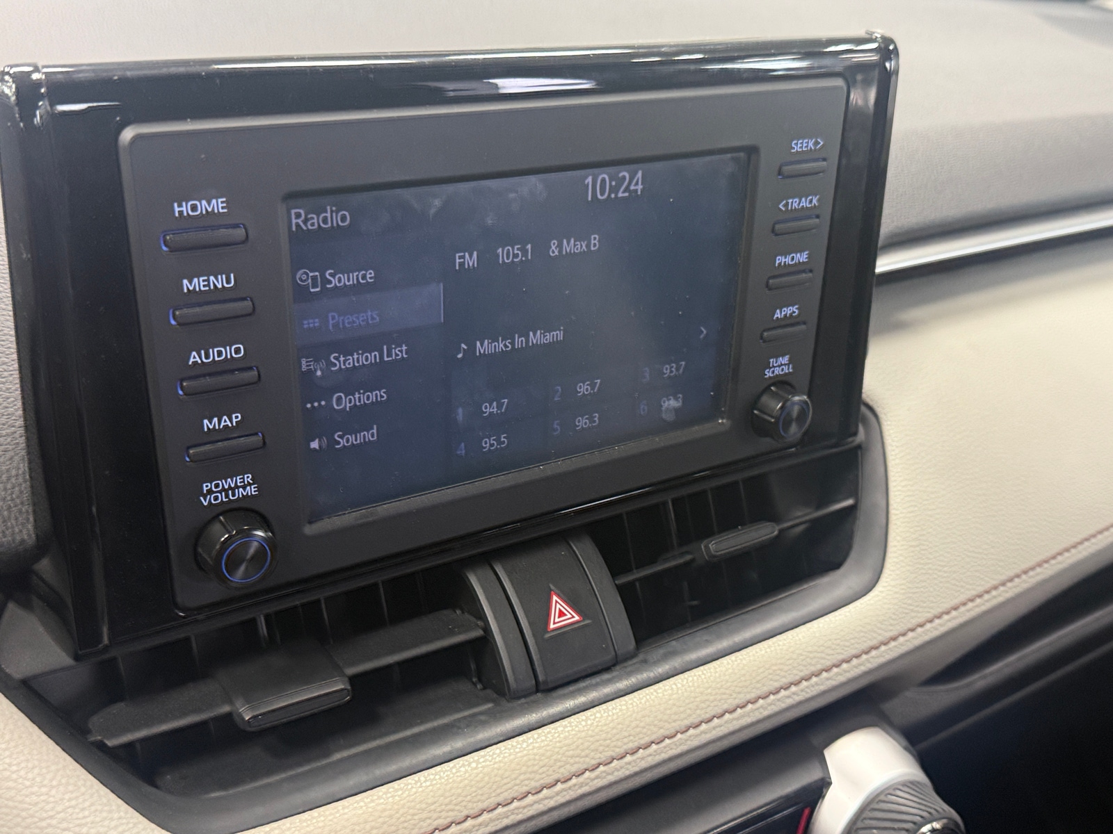 Thumbnail: 2019 Toyota RAV4 - 4