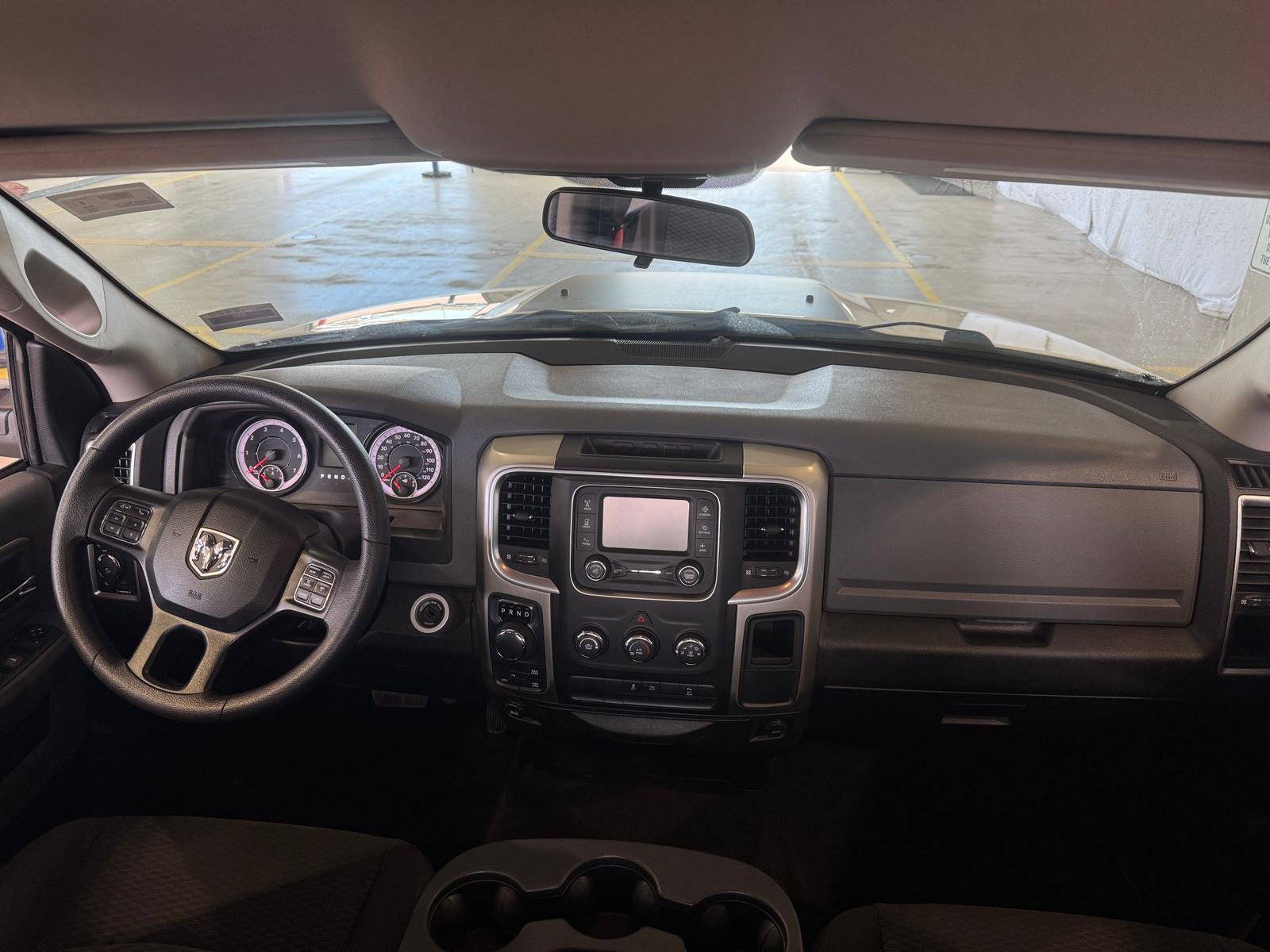 Thumbnail: 2019 RAM 1500 Classic - 3