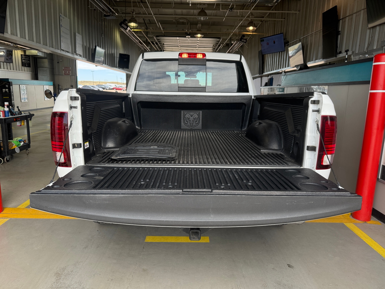 Thumbnail: 2019 RAM 1500 Classic - 7
