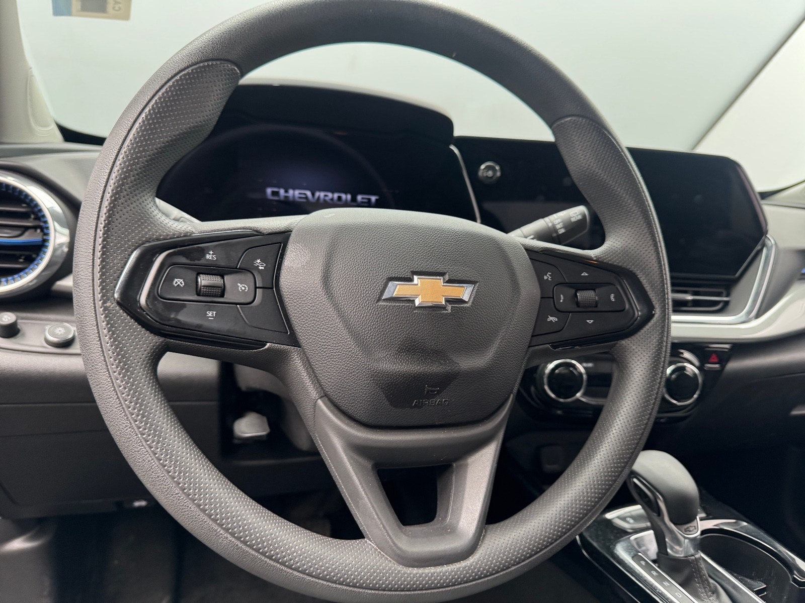 Thumbnail: 2025 Chevrolet Trax - 5