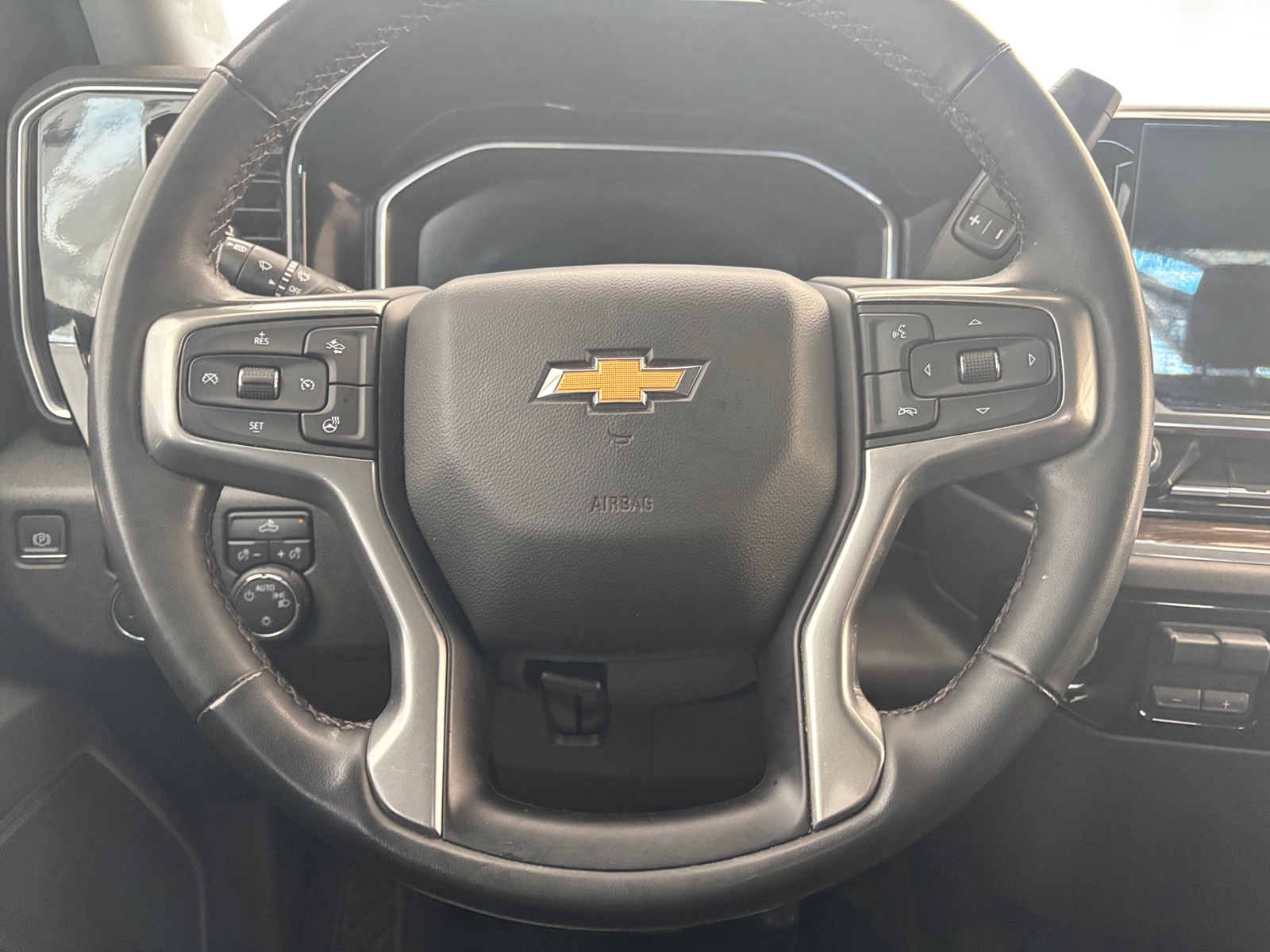 Thumbnail: 2023 Chevrolet Silverado 1500 - 5