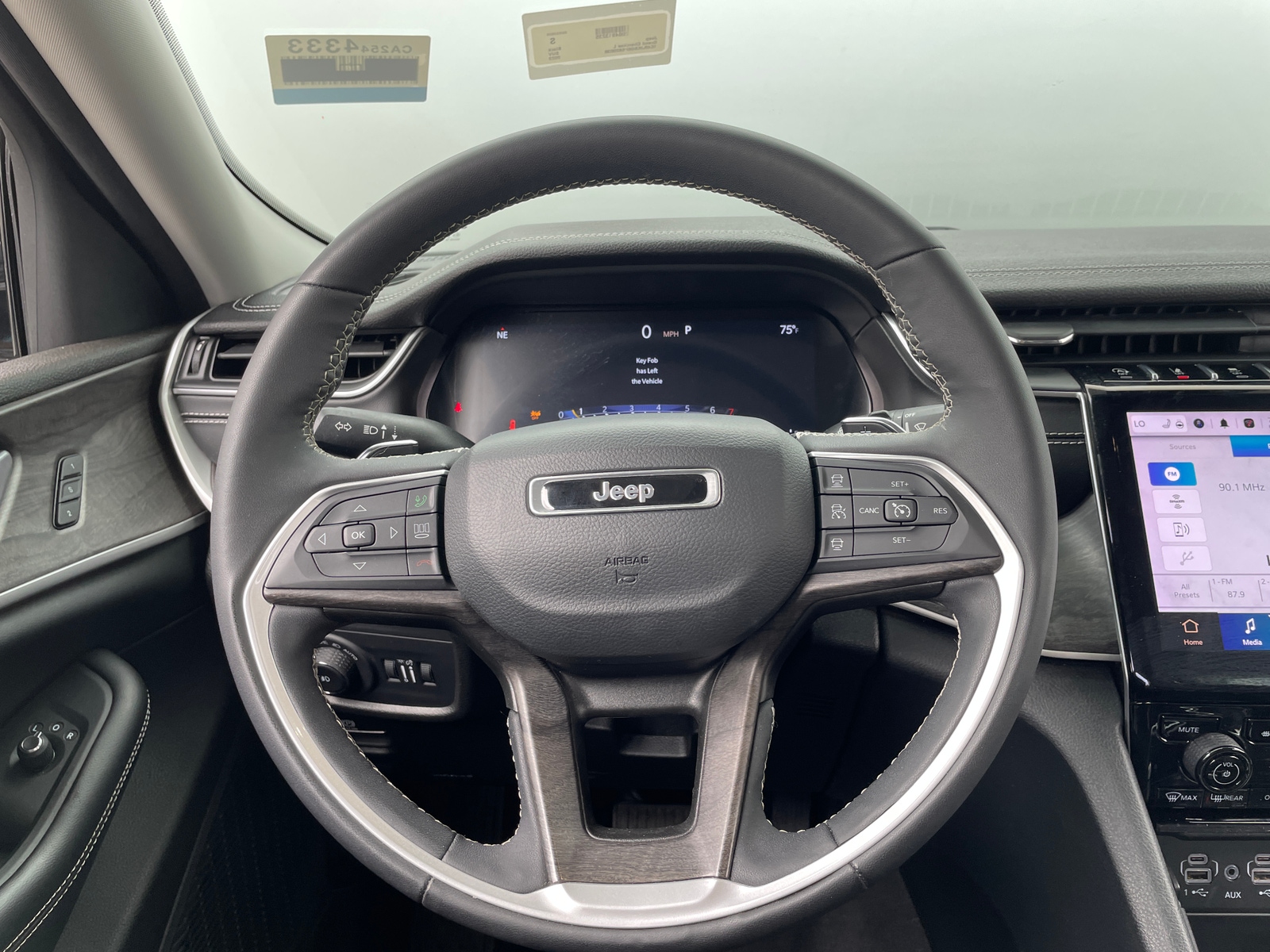 Thumbnail: 2023 Jeep Grand Cherokee L - 4