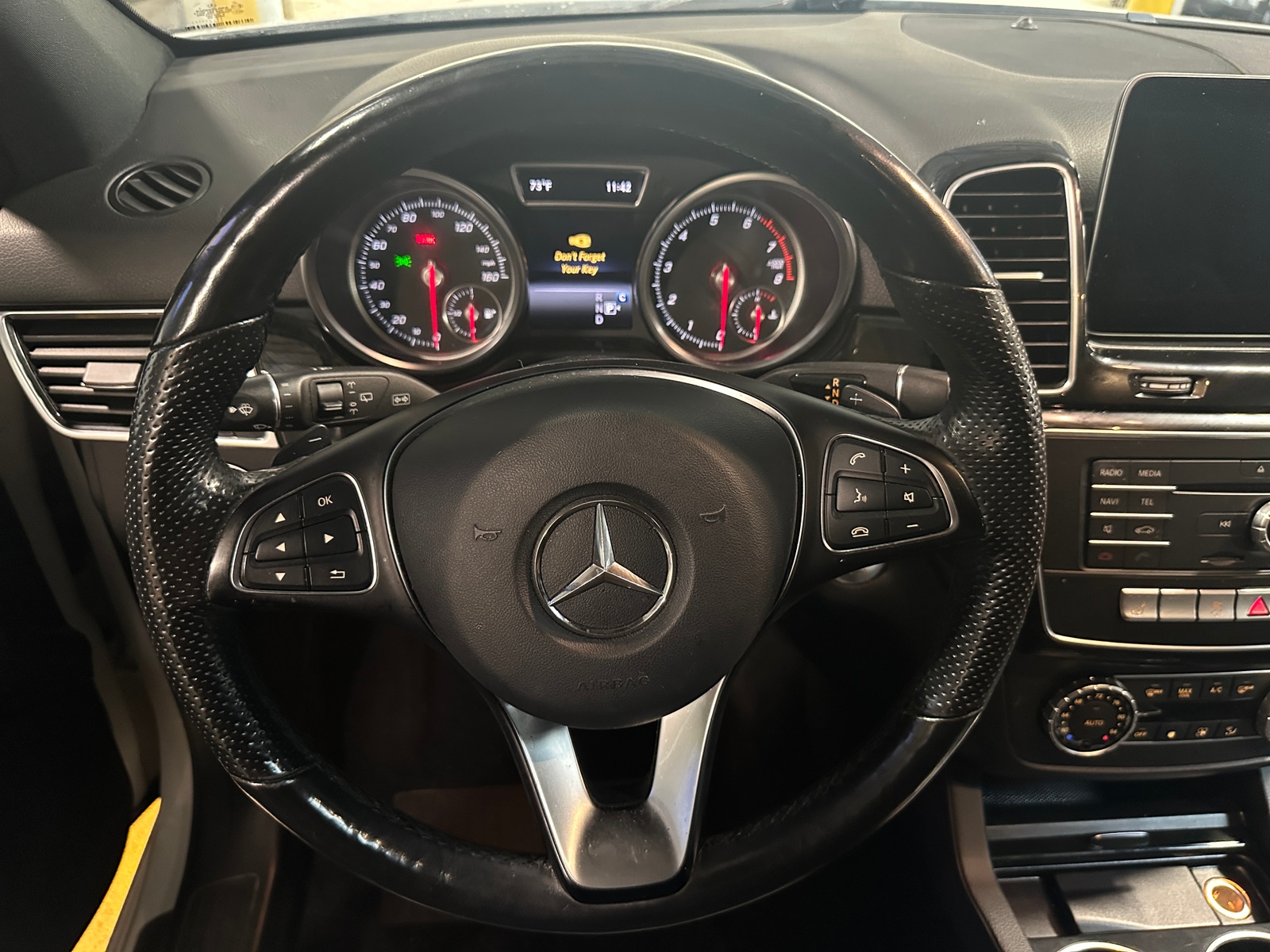 Thumbnail: 2017 Mercedes-Benz GLE - 4