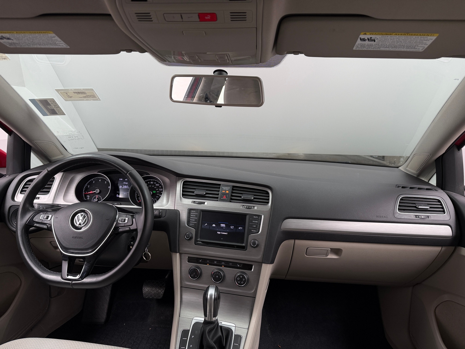 Thumbnail: 2017 Volkswagen e-Golf - 3
