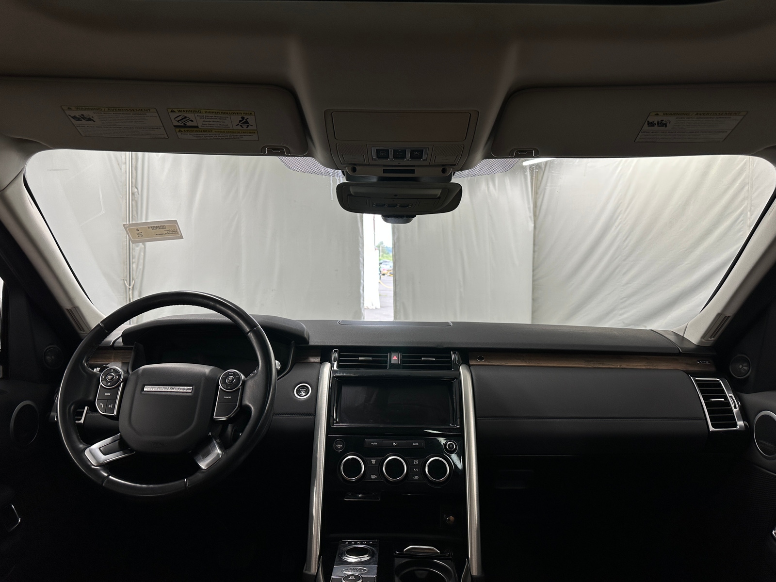 Thumbnail: 2018 Land Rover Discovery - 2