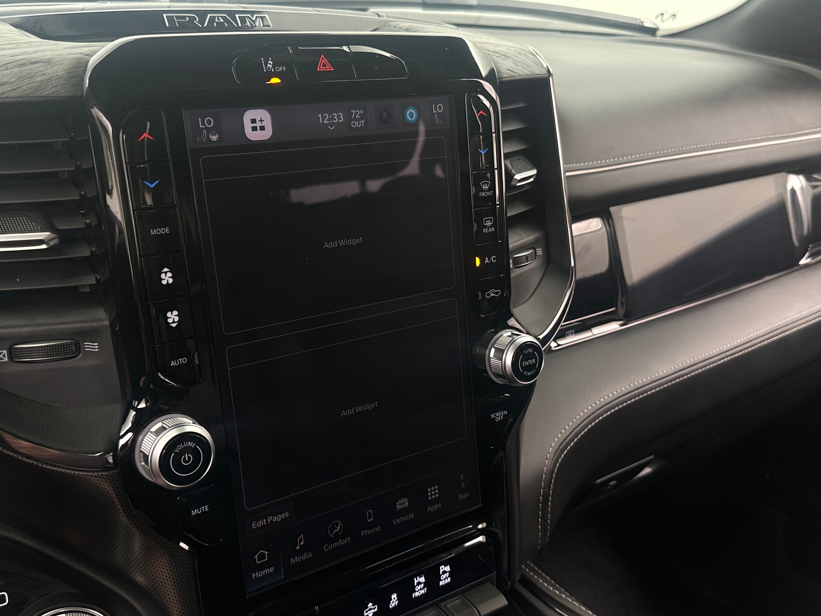 Thumbnail: 2026 RAM 1500 - 3