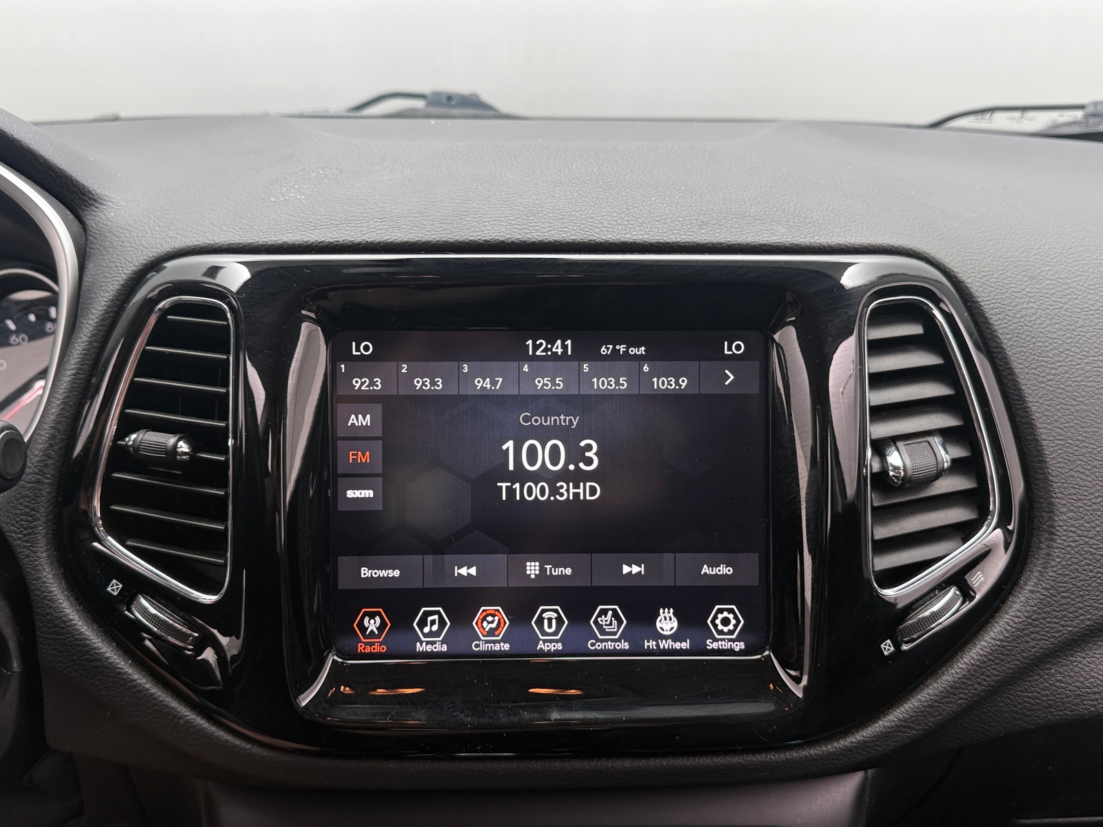Thumbnail: 2021 Jeep Compass - 3