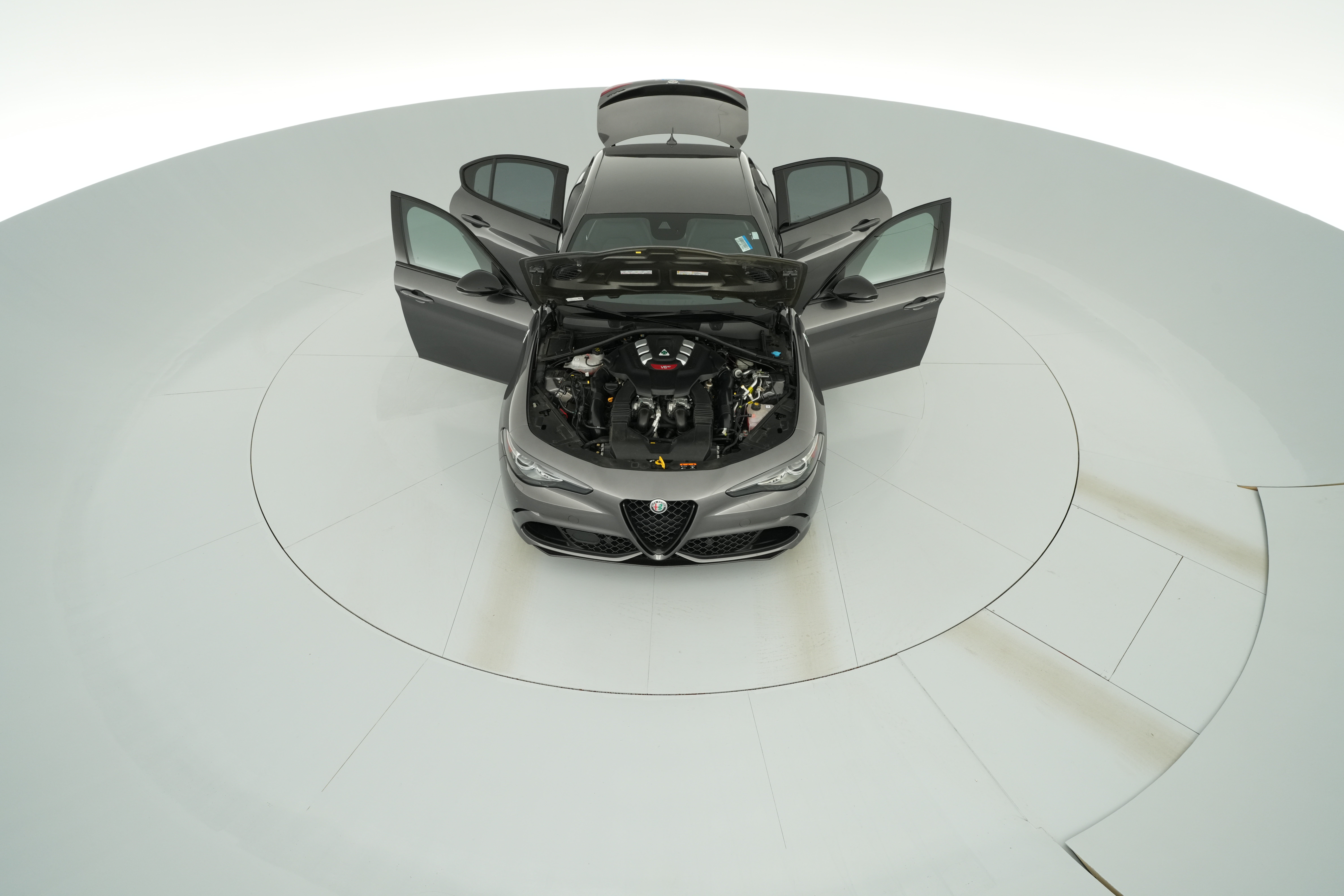2022 Alfa Romeo Giulia Quadrifoglio - Photo 42
