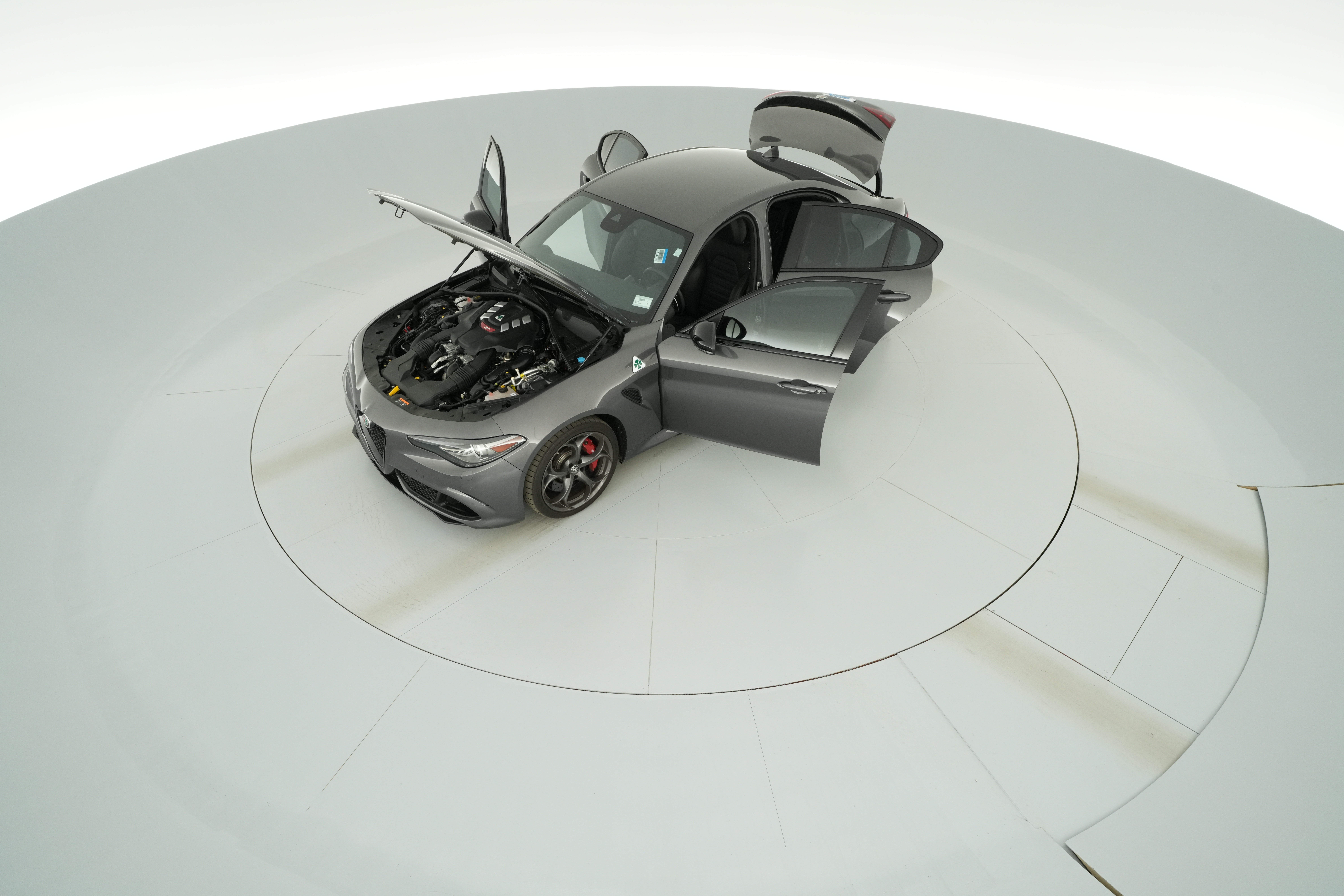 2022 Alfa Romeo Giulia Quadrifoglio - Photo 44